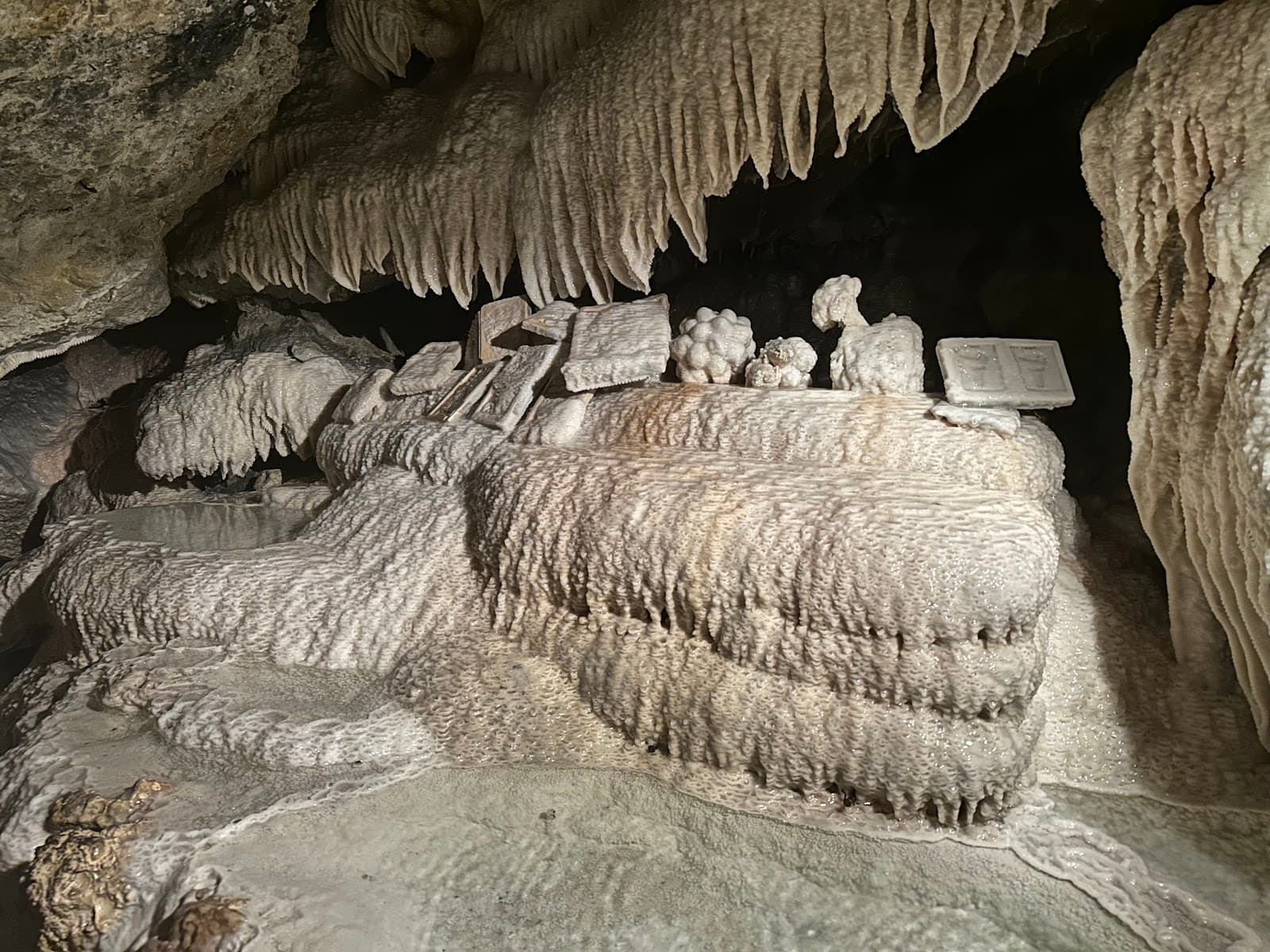 Grottes Pétrifiantes Savonnières - Image 1