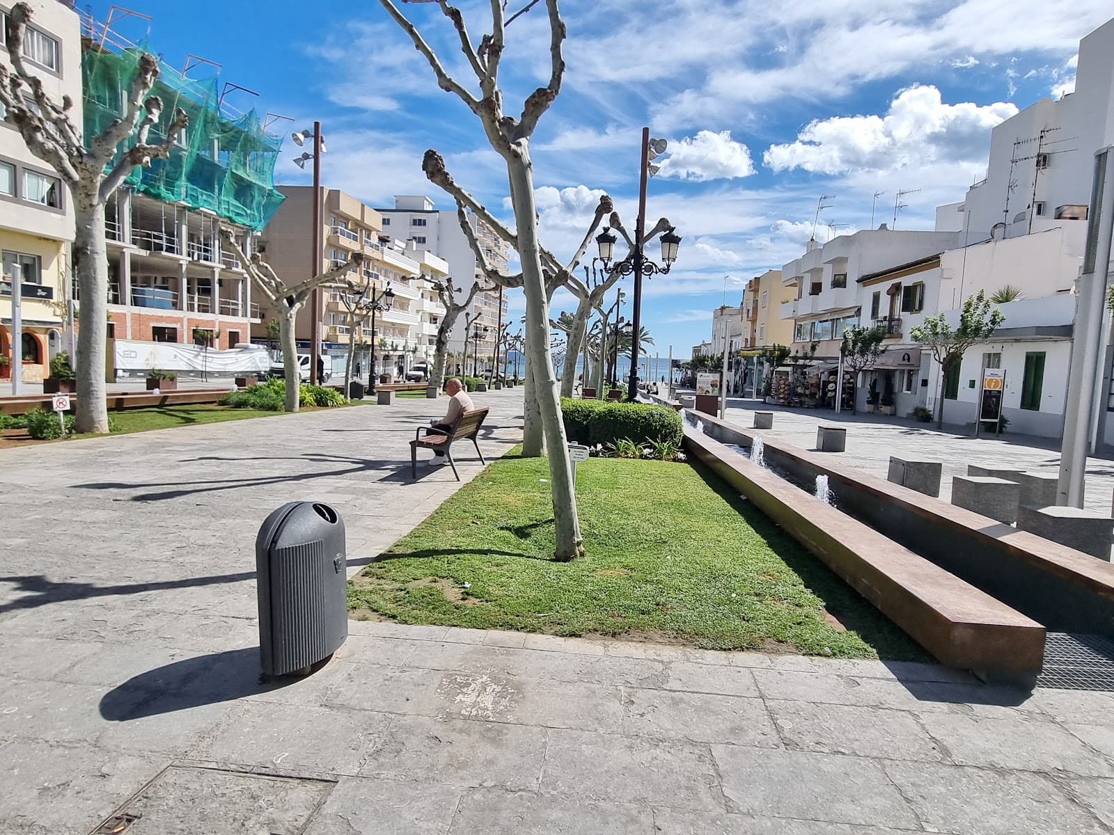 S'Alamera Boulevard (Passeig de s'Alamera) - Image 1