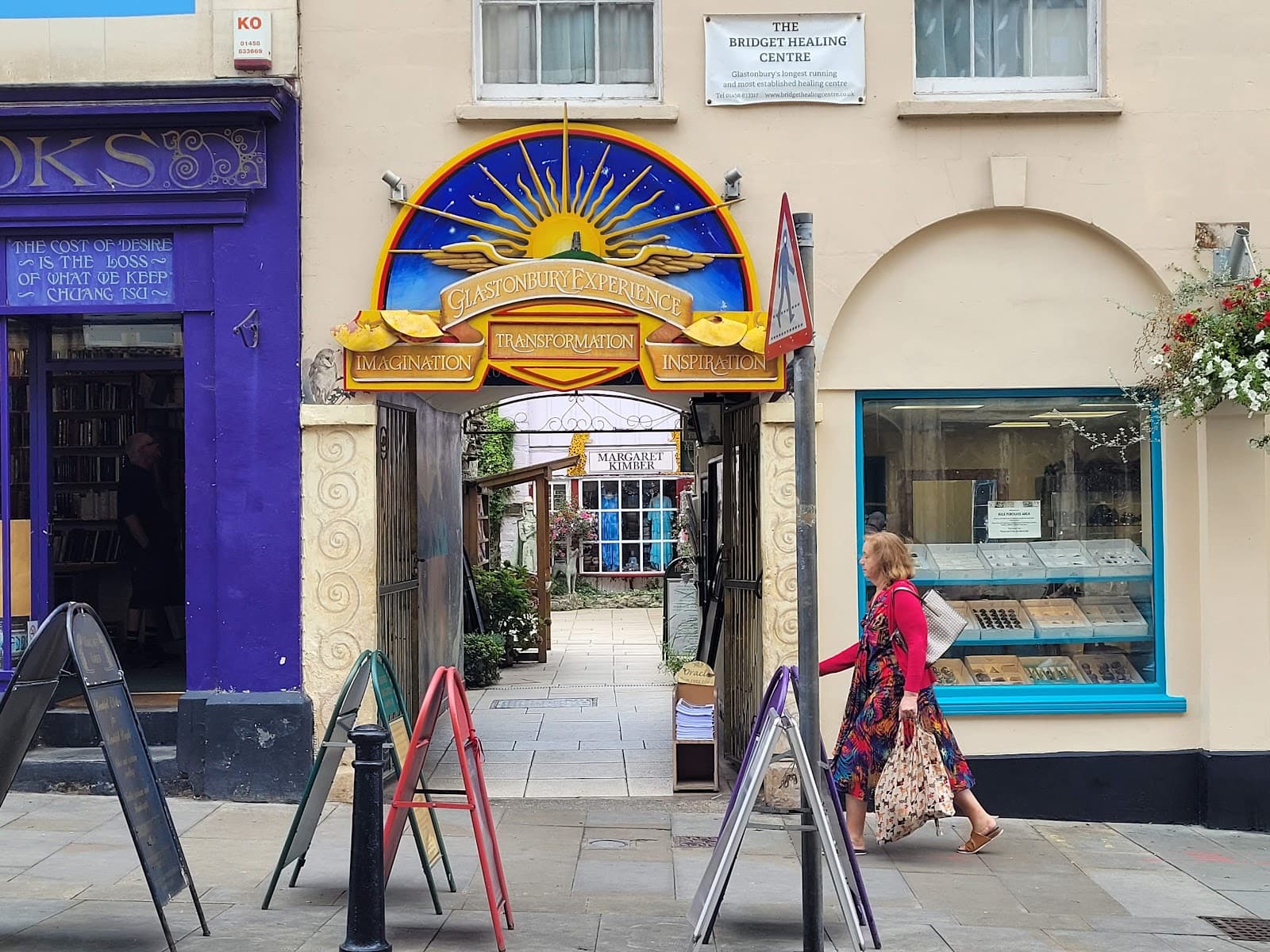 Glastonbury Experience Courtyard - Image 1