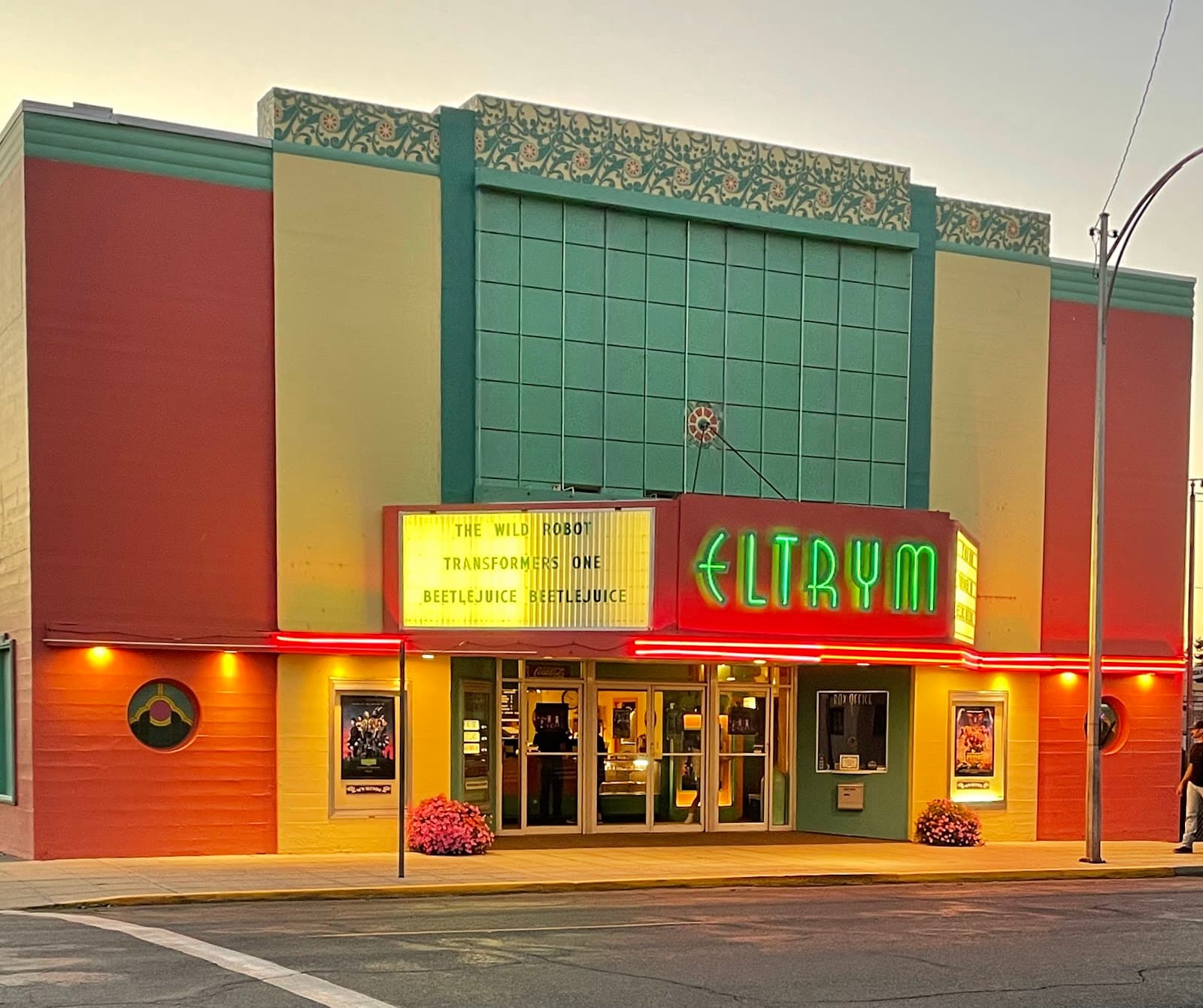 Eltrym Theater - Image 1