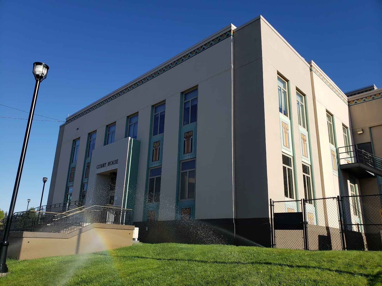 Klickitat County Courthouse - Image 1