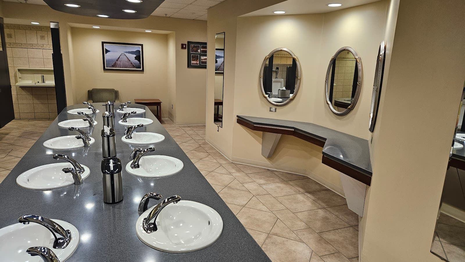 Fort Smith Air Museum - Image 1