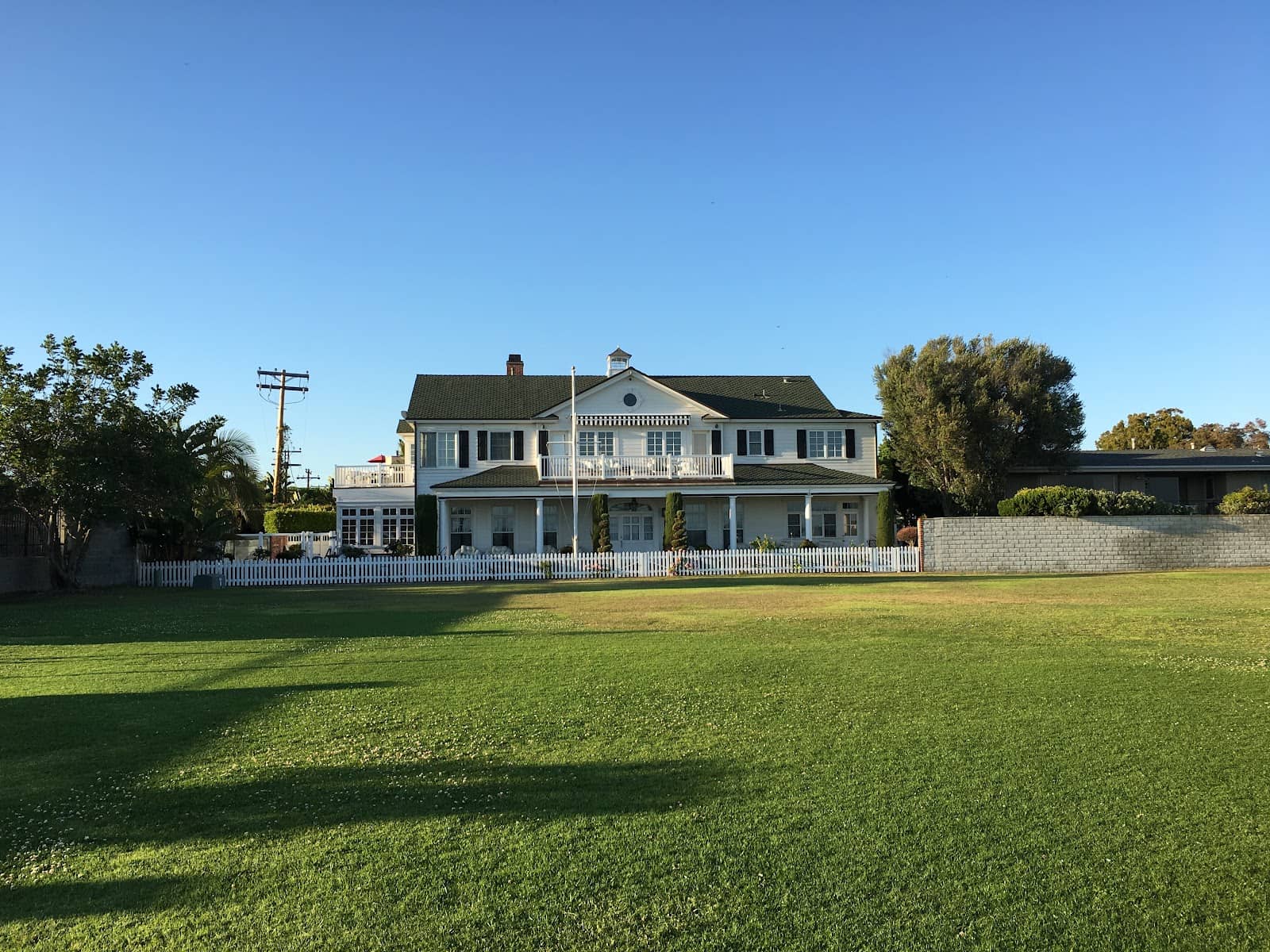 Proximity to Coronado Beach