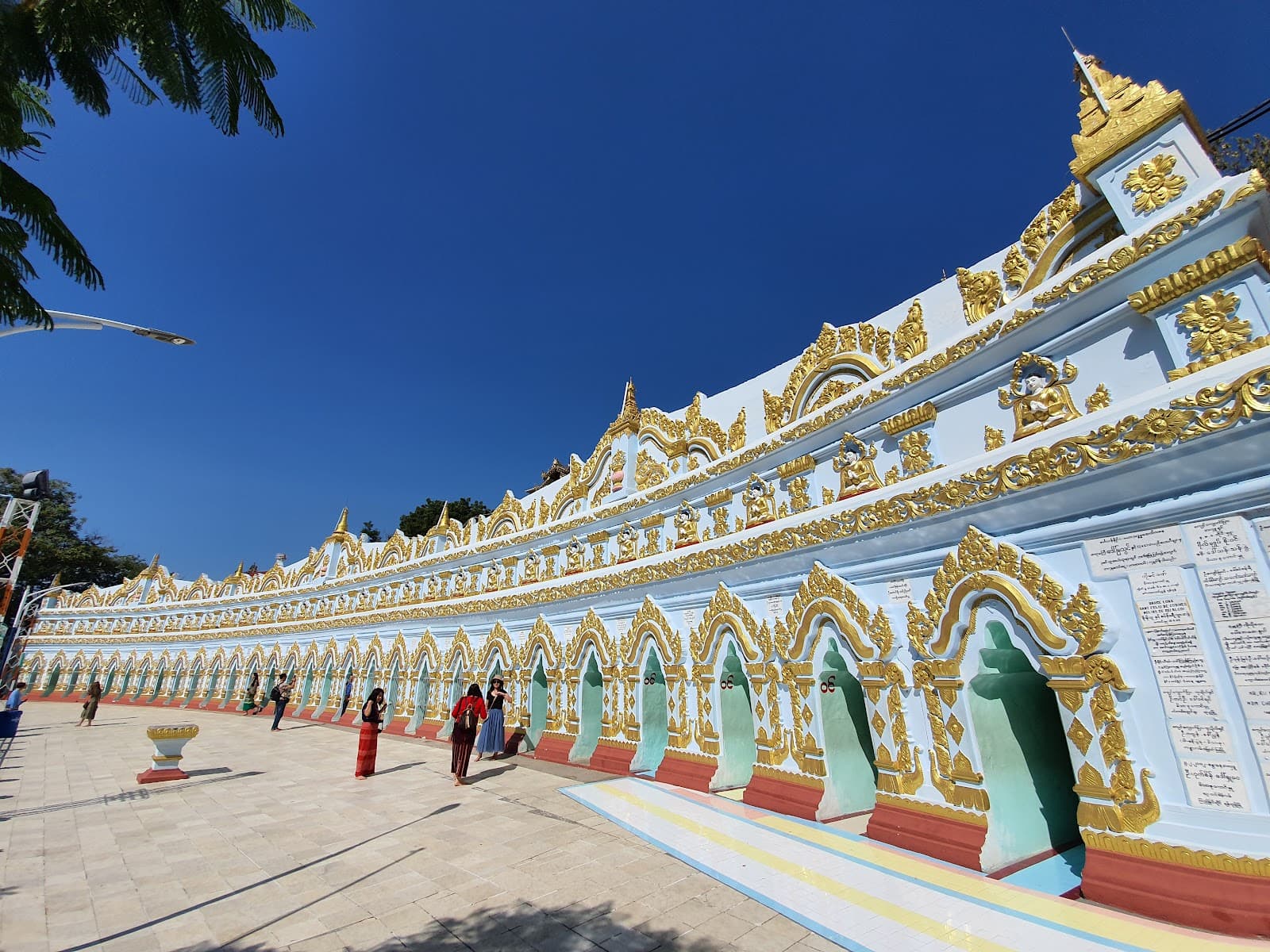 U Min Thonze Pagoda - Image 1