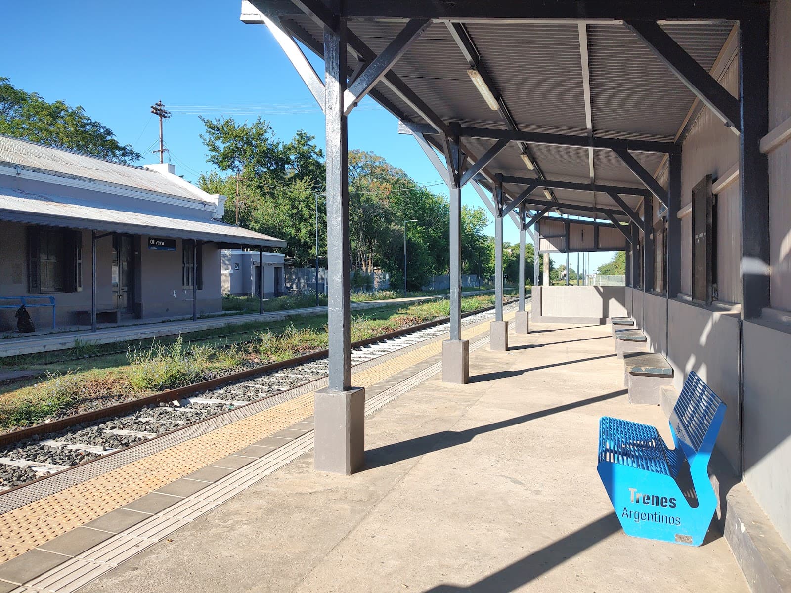 Olivera Train Station - Image 1