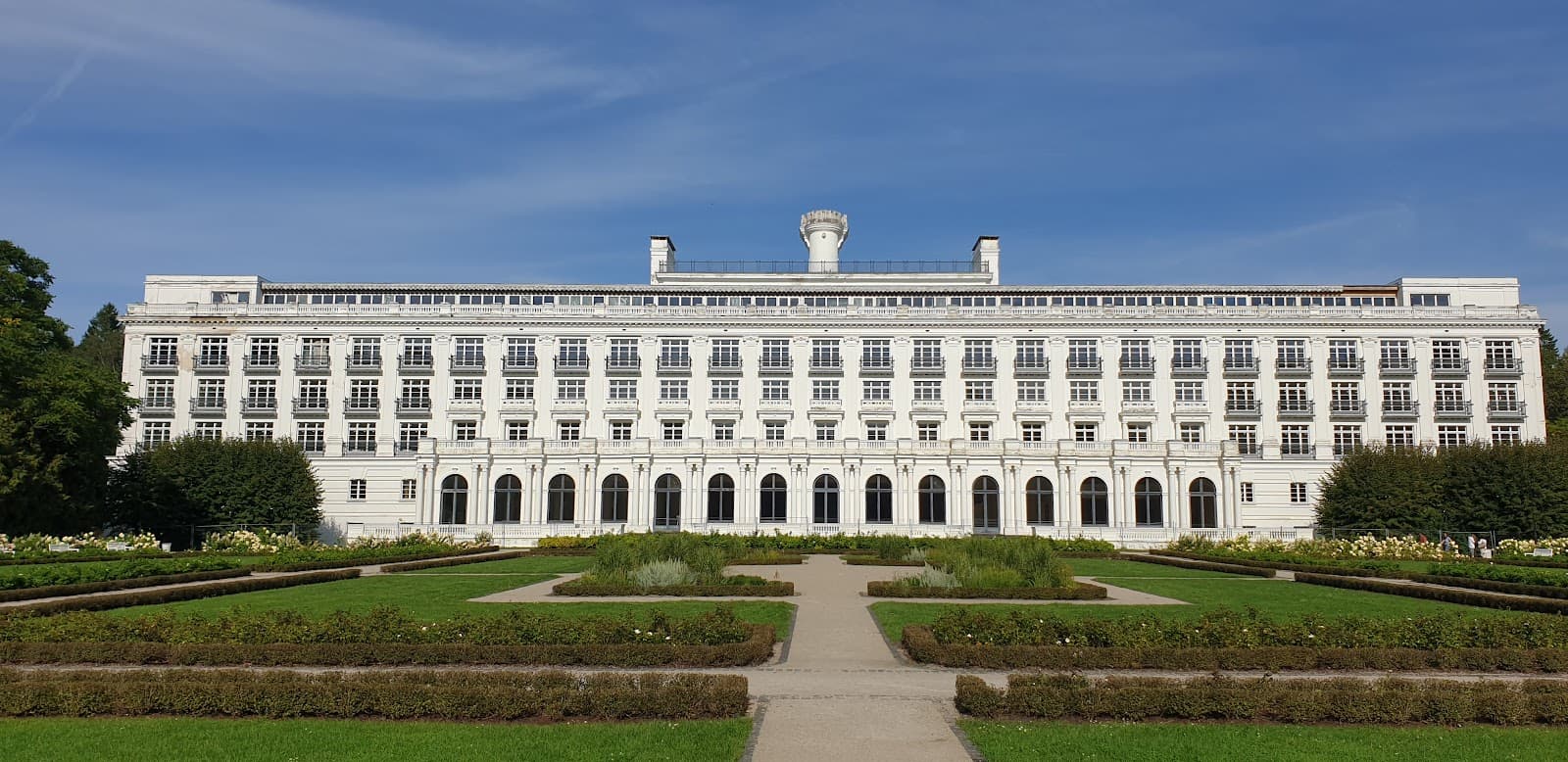Ķemeri Sanatorium Historic Hotel - Image 1