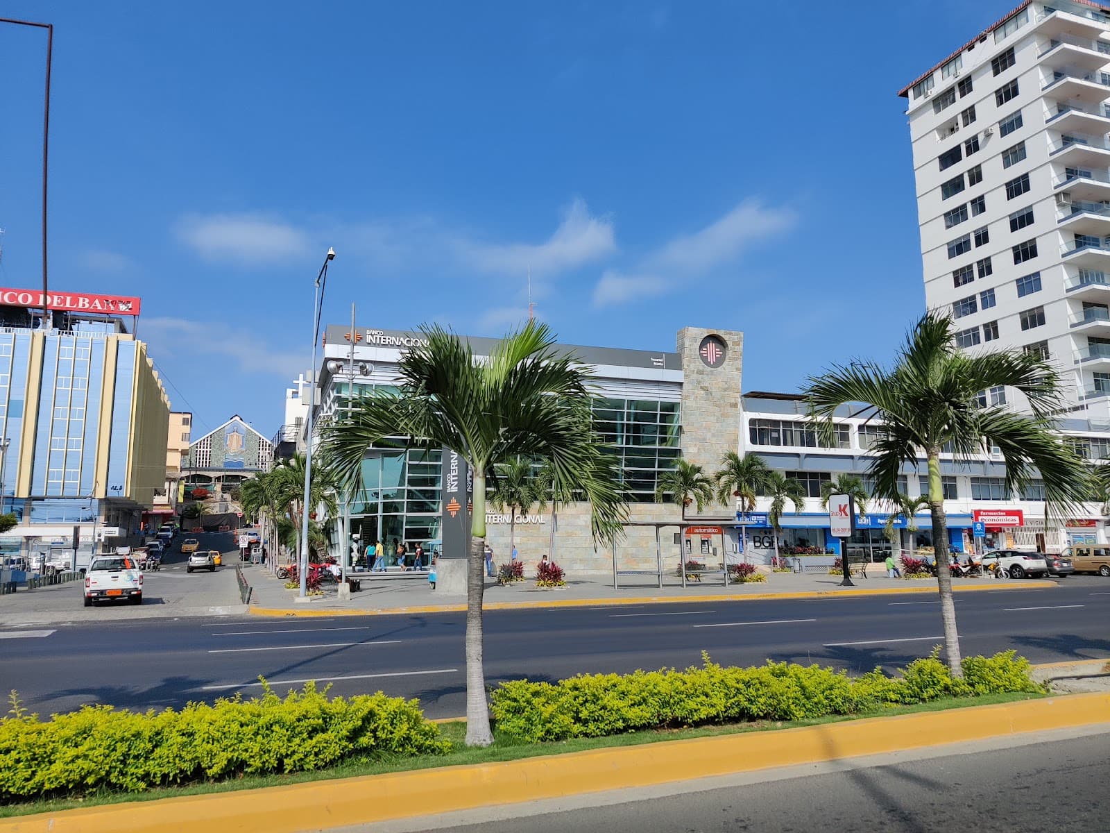 Plaza Cívica (Manta) - Image 1