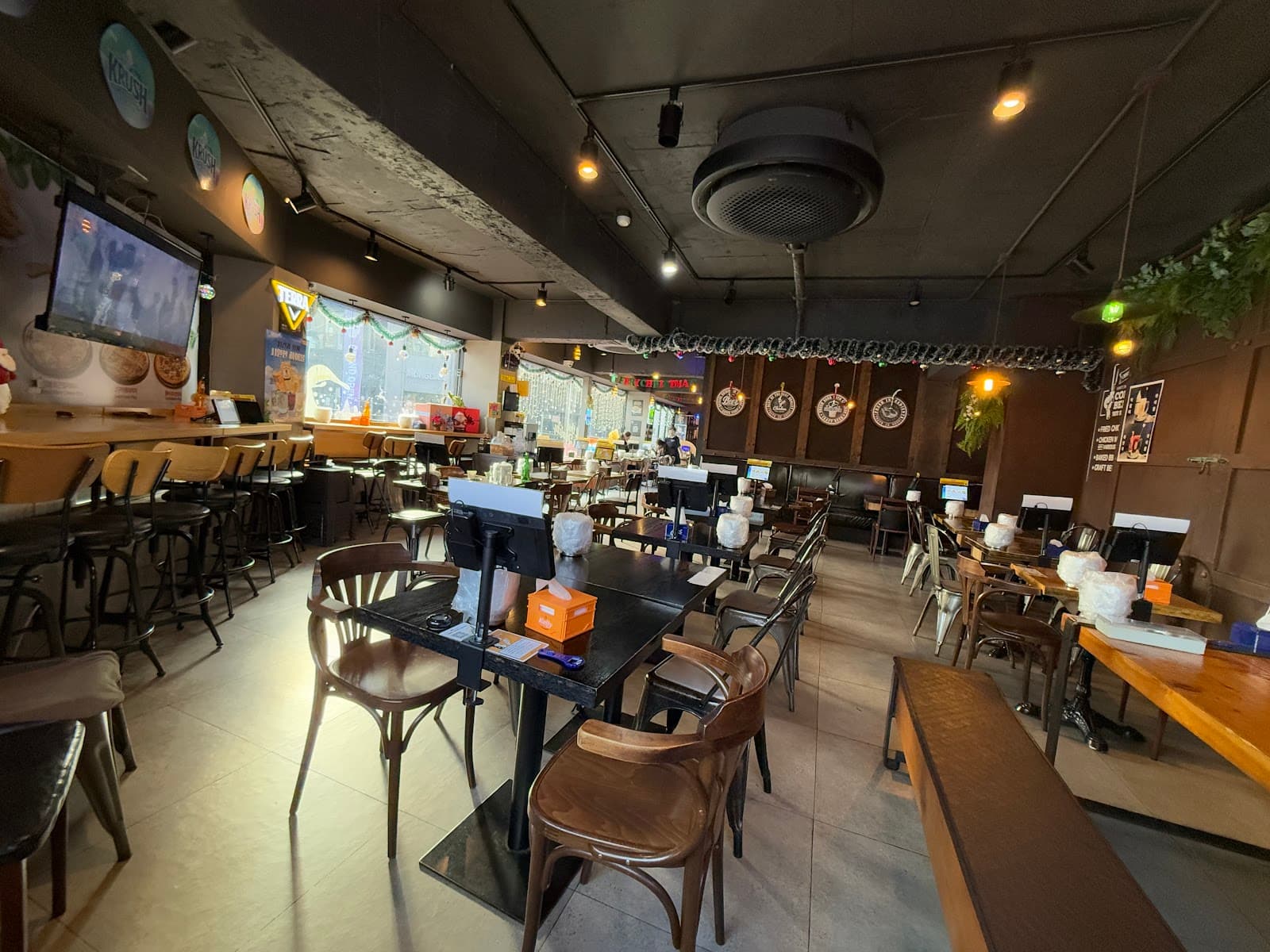 Hongdae Chicken Restaurants - Image 1