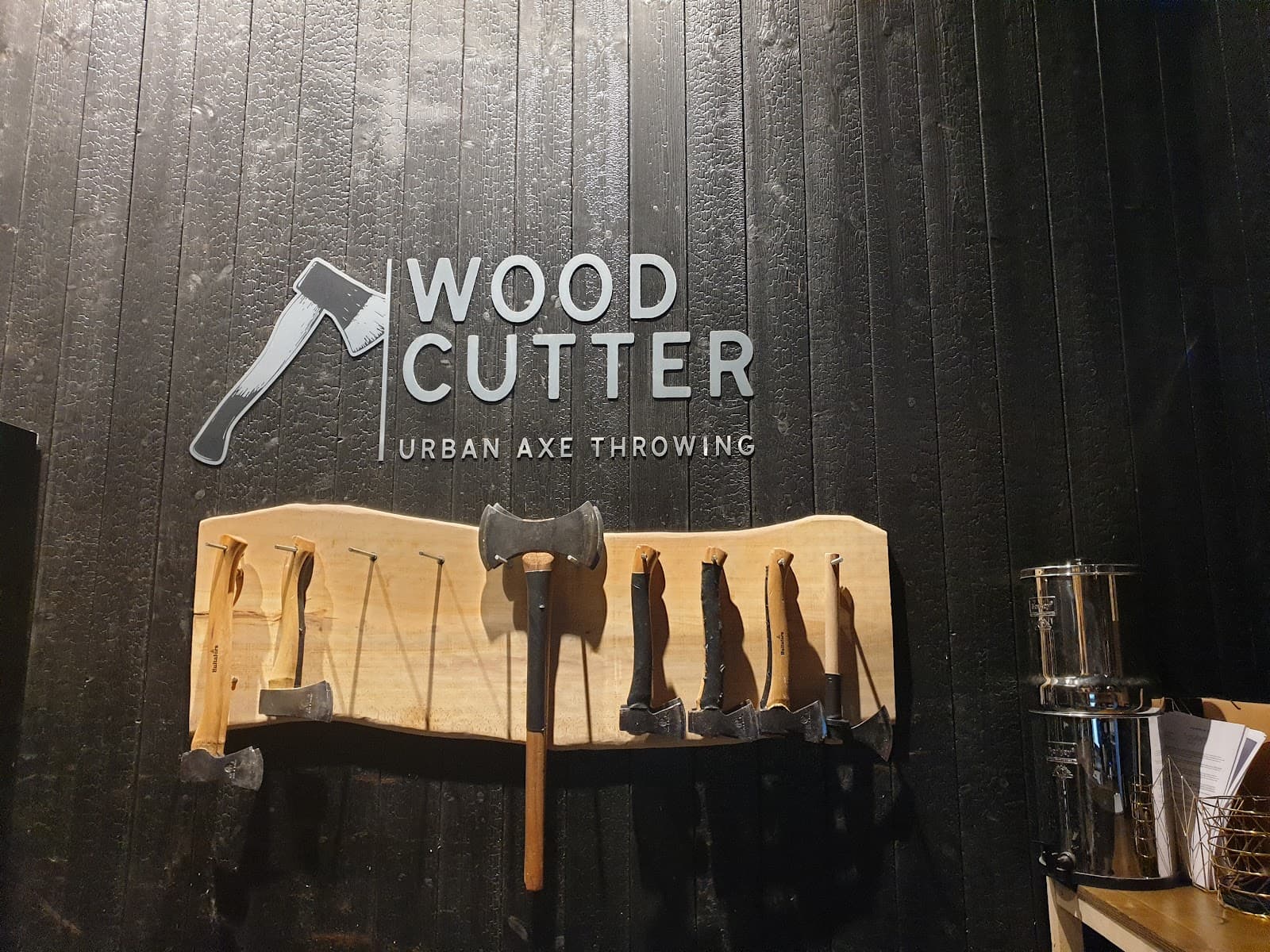 Urban Axe Throwing Brussels - Image 1