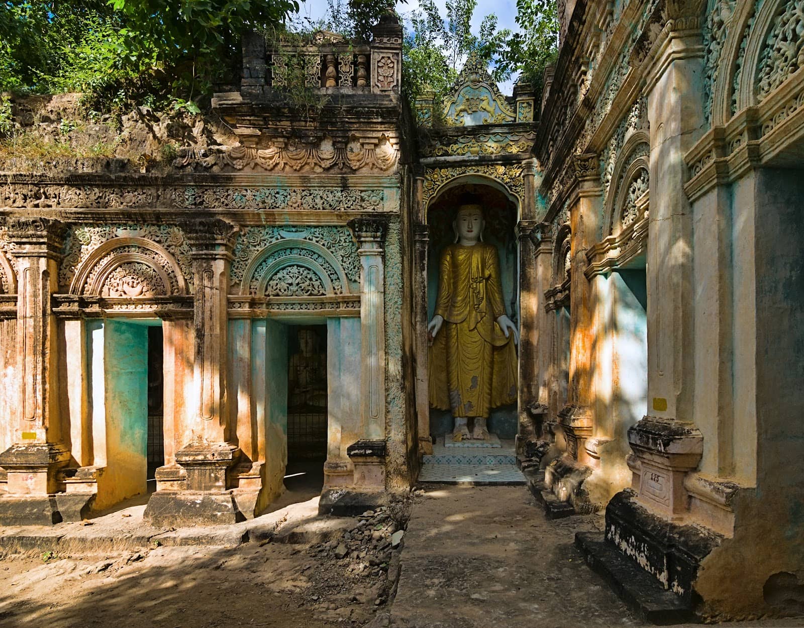 Natural Sandstone Caves