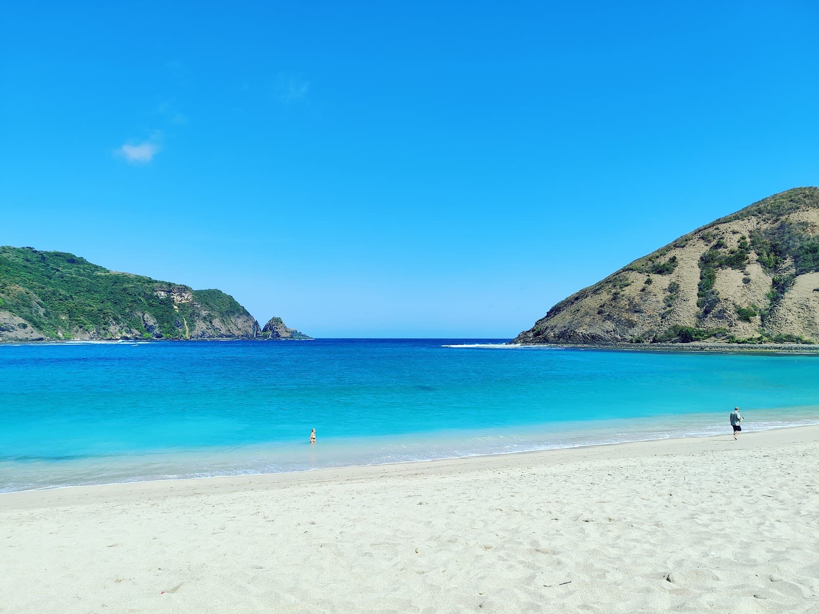 Mawun Beach Lombok - Image 1