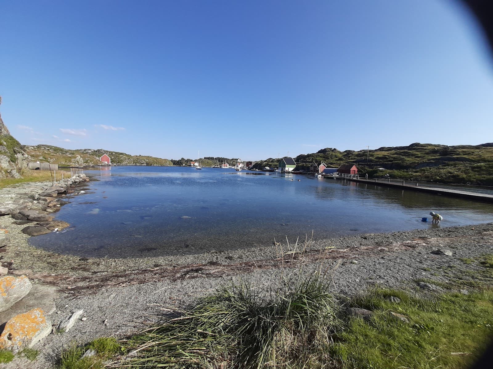Røvær Islands - Image 1