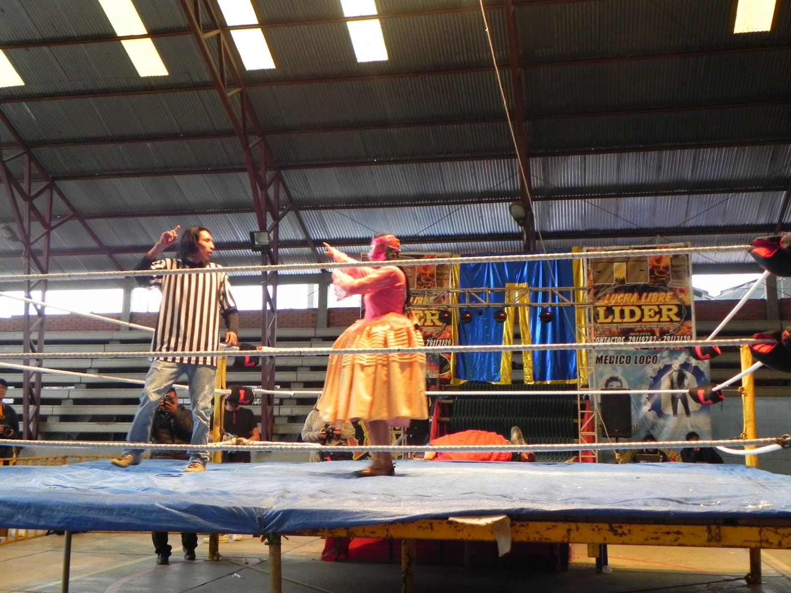 Cholitas Wrestling El Alto - Image 1