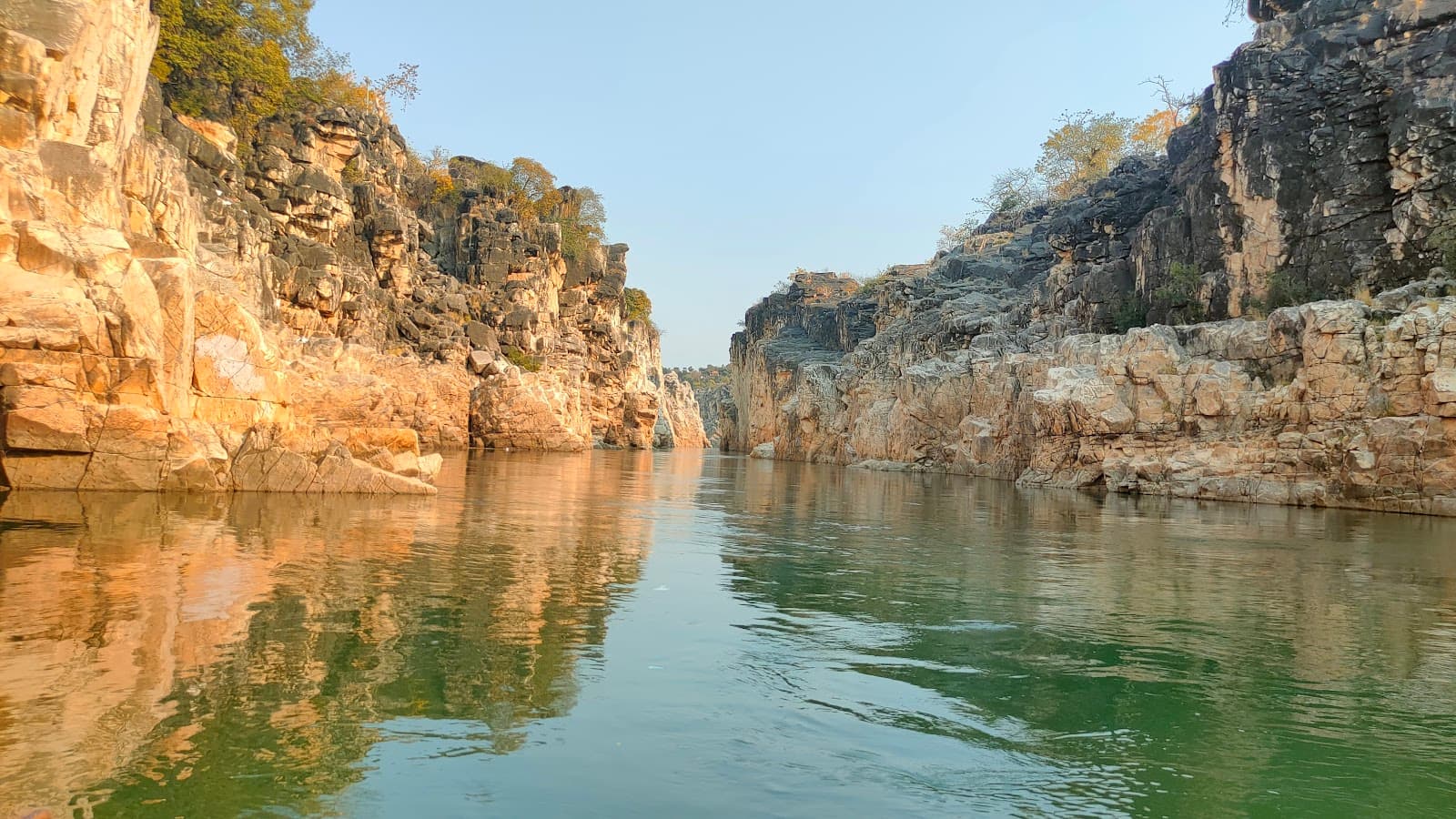 Bhedaghat Boat Club Jabalpur - Image 1