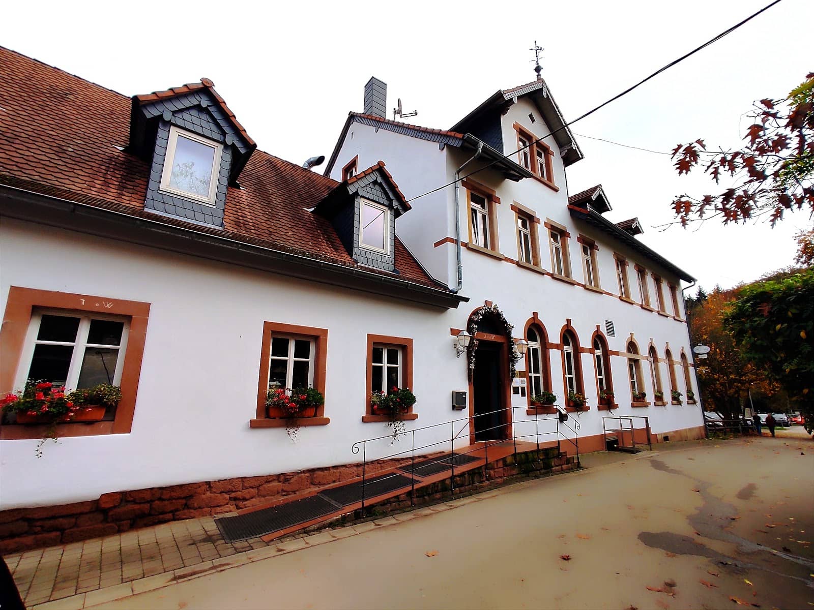 Cozy Bavarian-Style Lodging