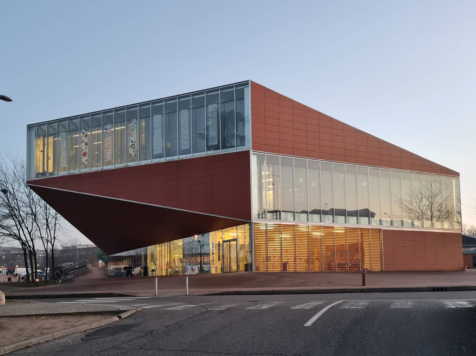 Computer & Study Spaces