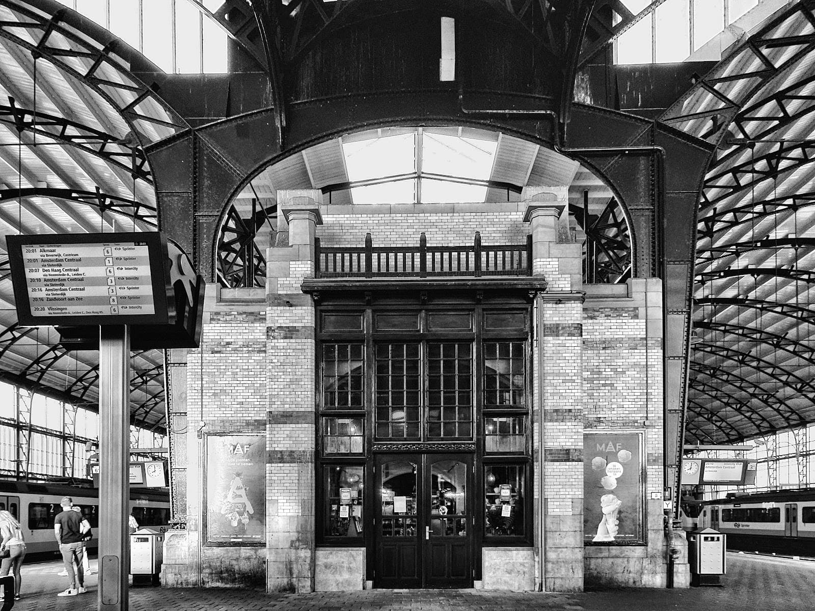 Haarlem Railway Station - Image 1