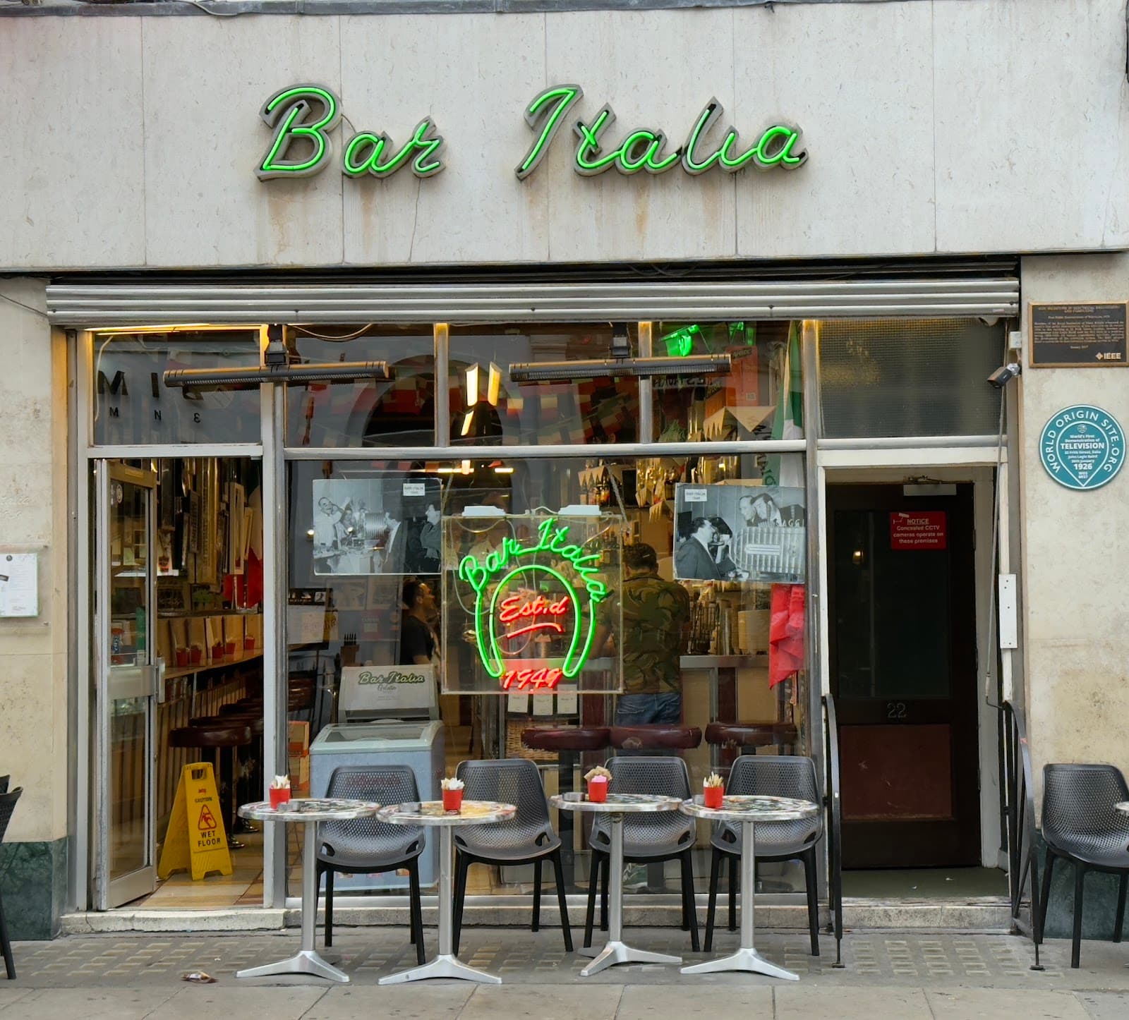 Bar Italia - Image 1