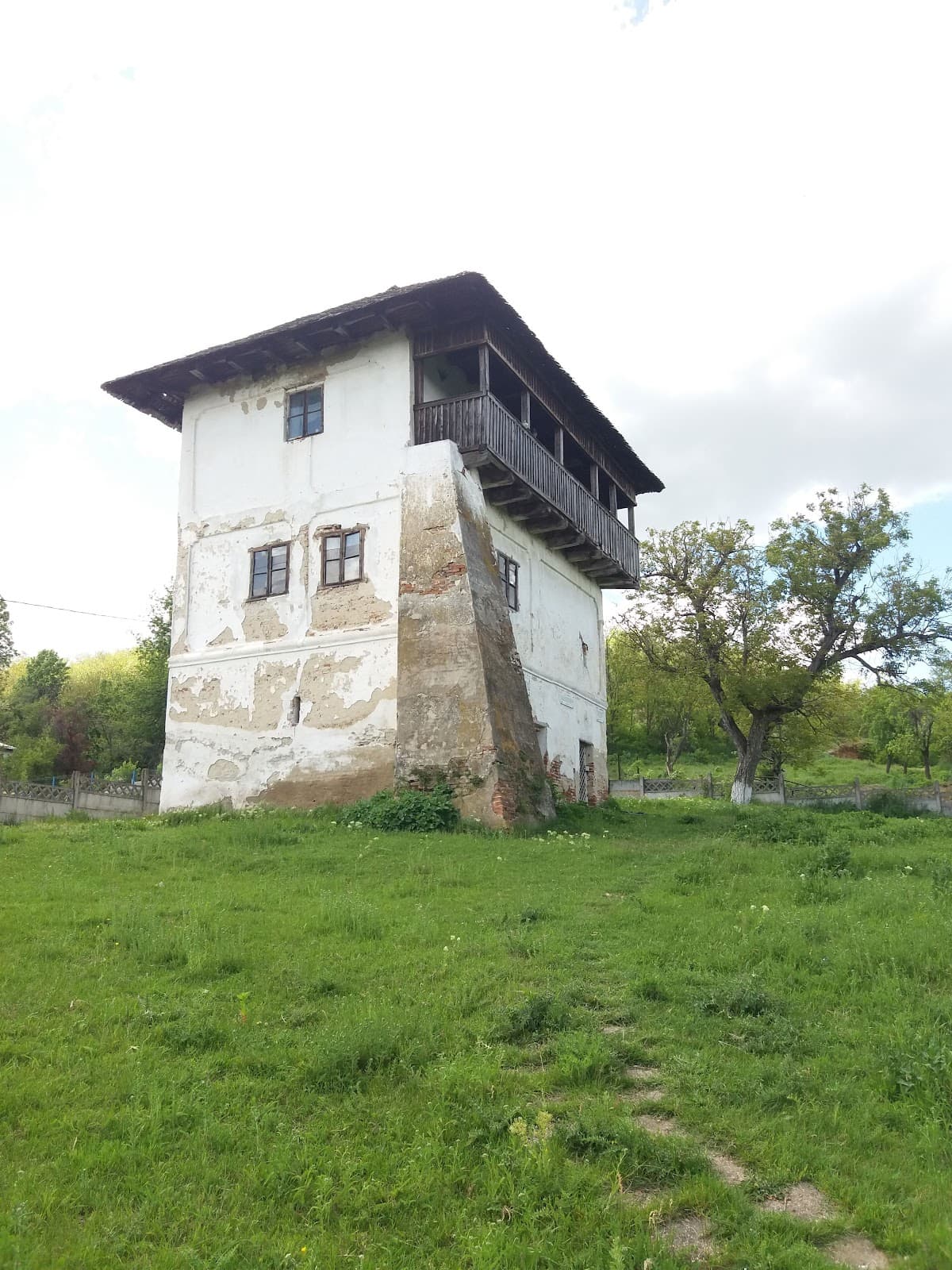 Cula Cernăteștilor (Cernătești) - Image 1