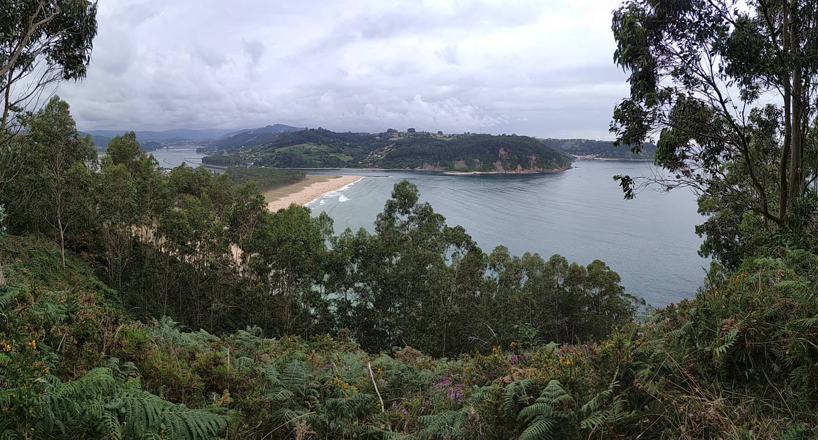 Puerto de Tazones Lighthouse