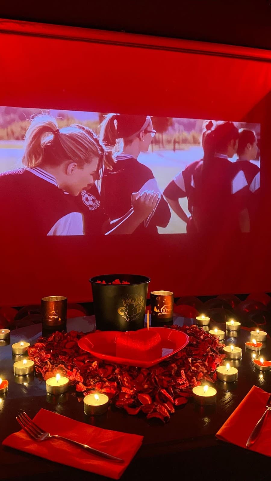 Bed Cinema - Image 1