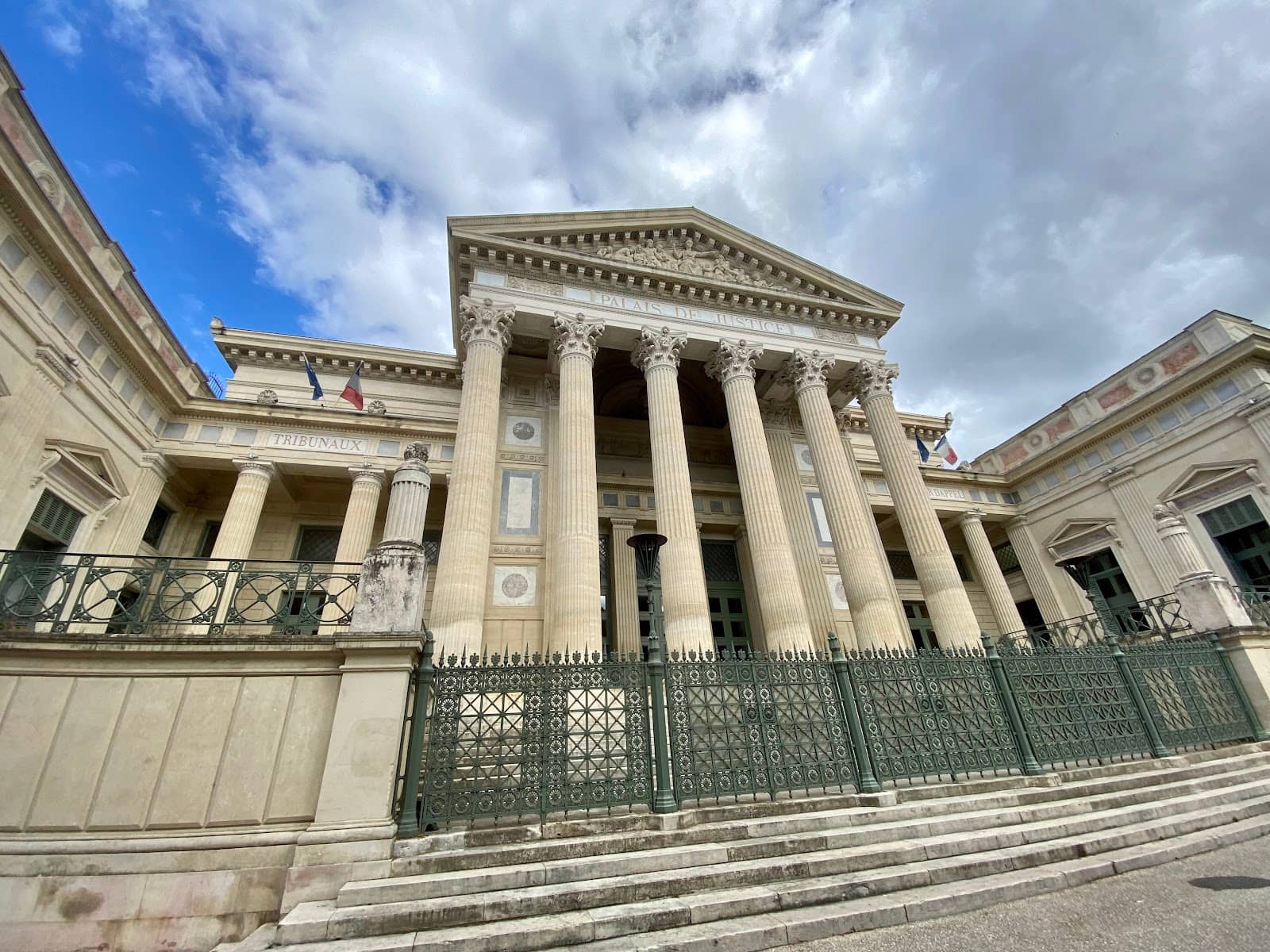 Symbol of Judicial Authority