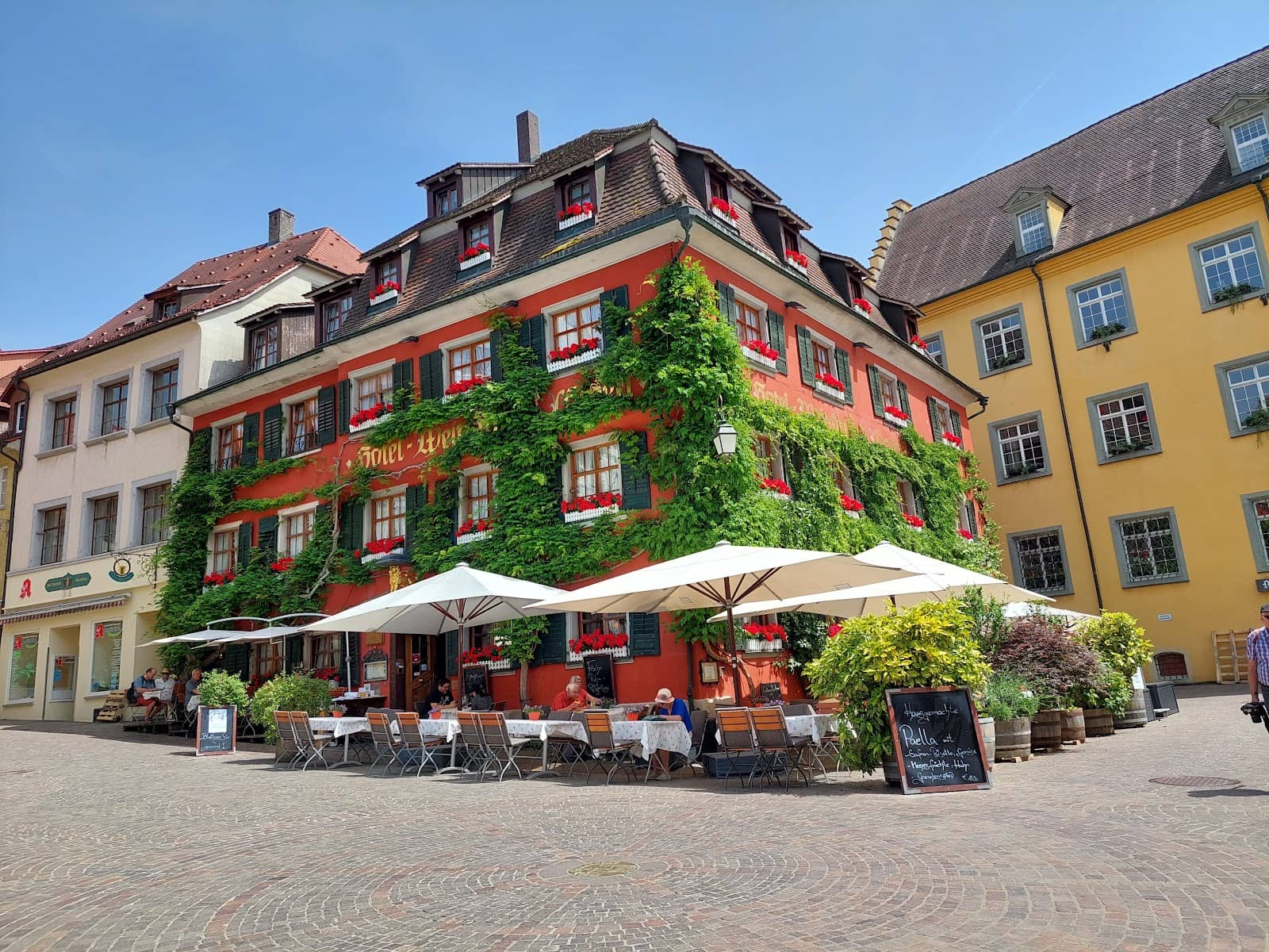 Neues Schloss (New Palace)