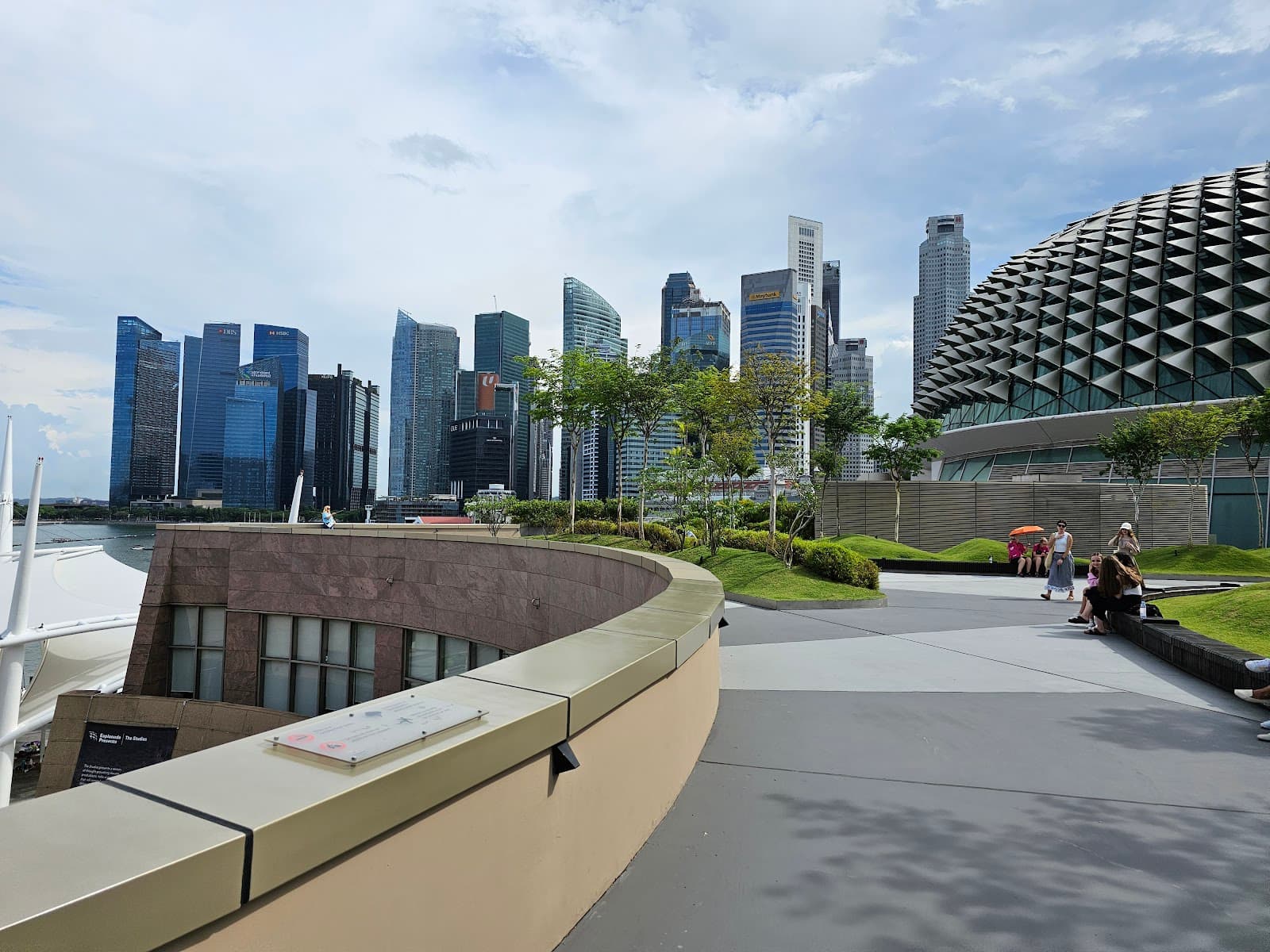 Esplanade Roof Terrace Singapore - Image 1