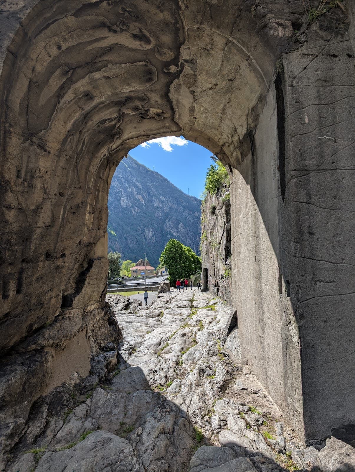 Donnas Roman Road and Arch - Image 1