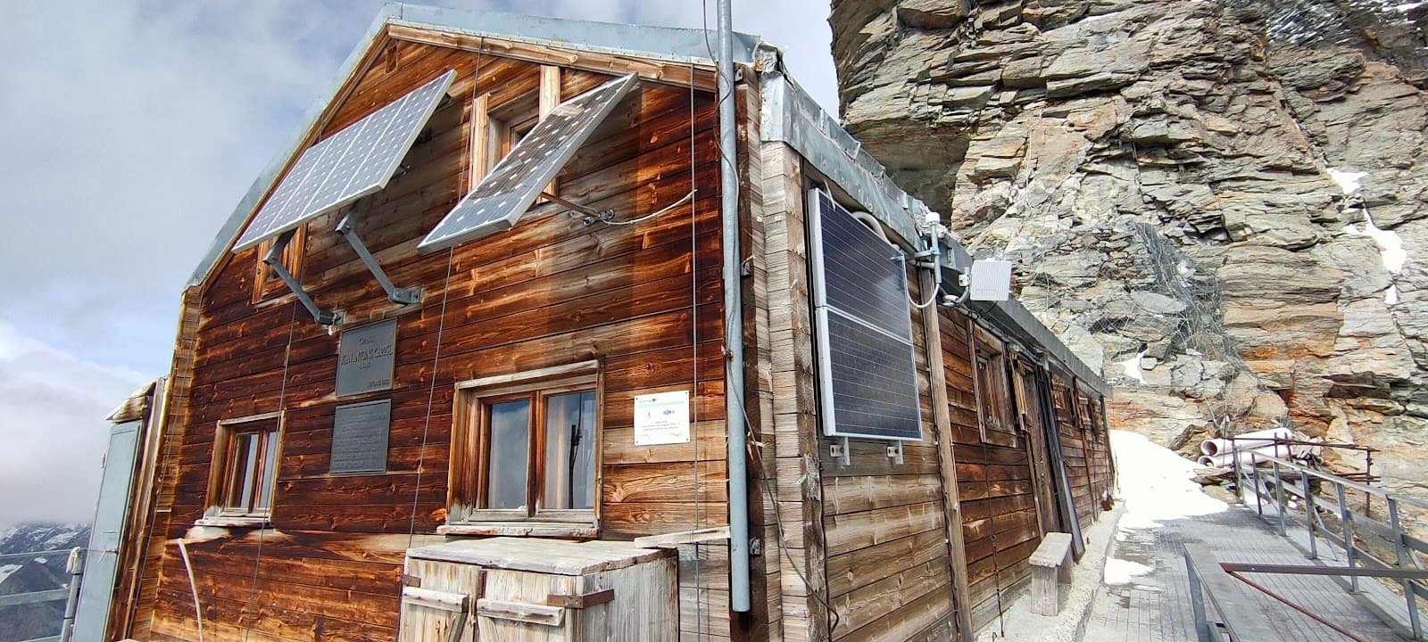 Rifugio Jean-Antoine Carrel - Image 1