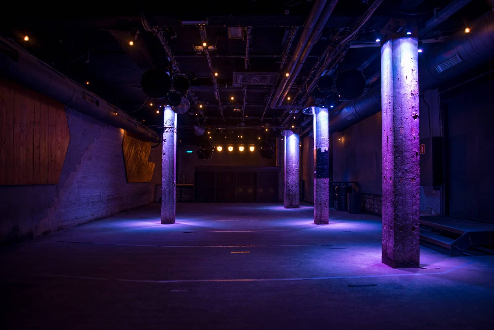 Canal Wharf Cellar Atmosphere