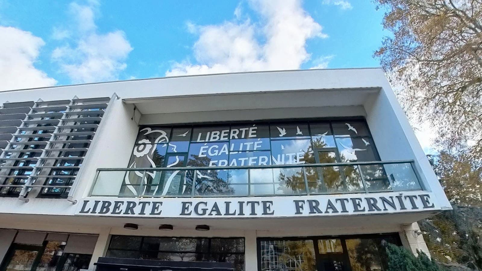 Voiron Town Hall - Image 1