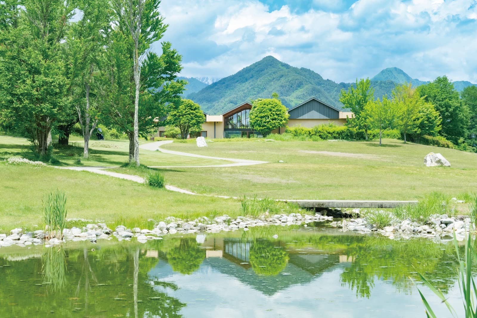 Expansive Art Gardens