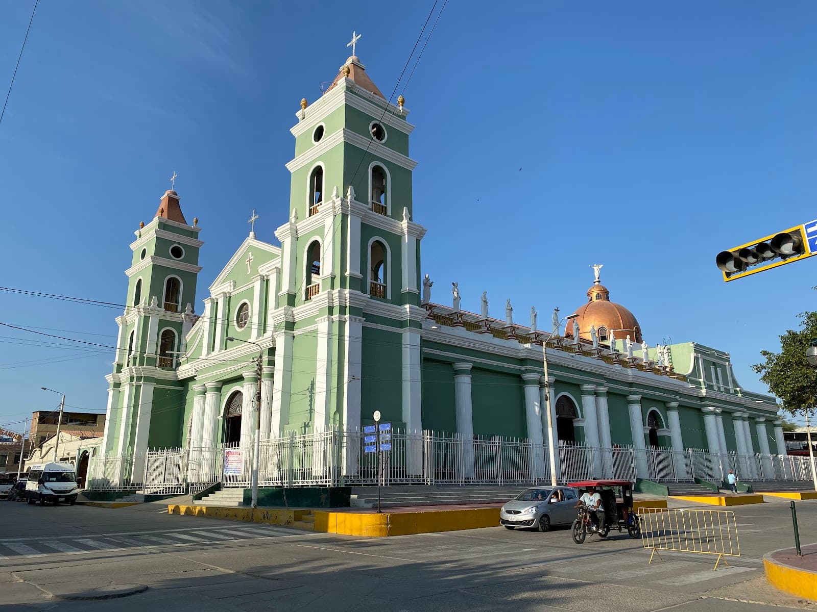 Iglesia San Juan Bautista (Catacaos) - Image 1