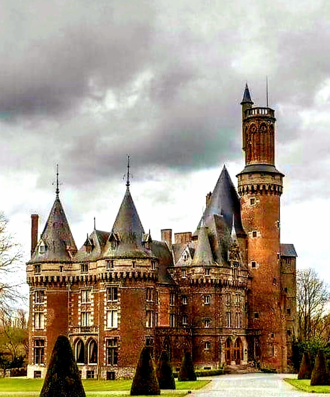 Antoing Castle - Image 1