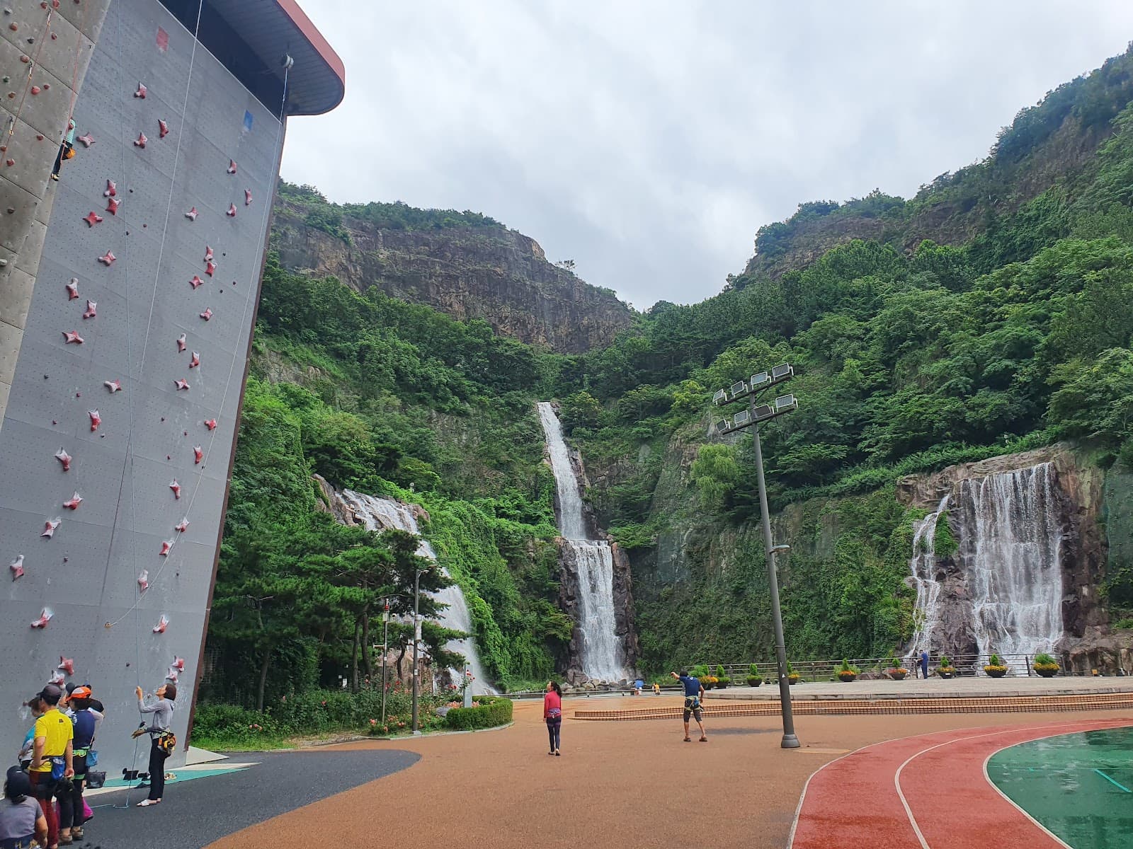 Yongmasan Falls - Image 1
