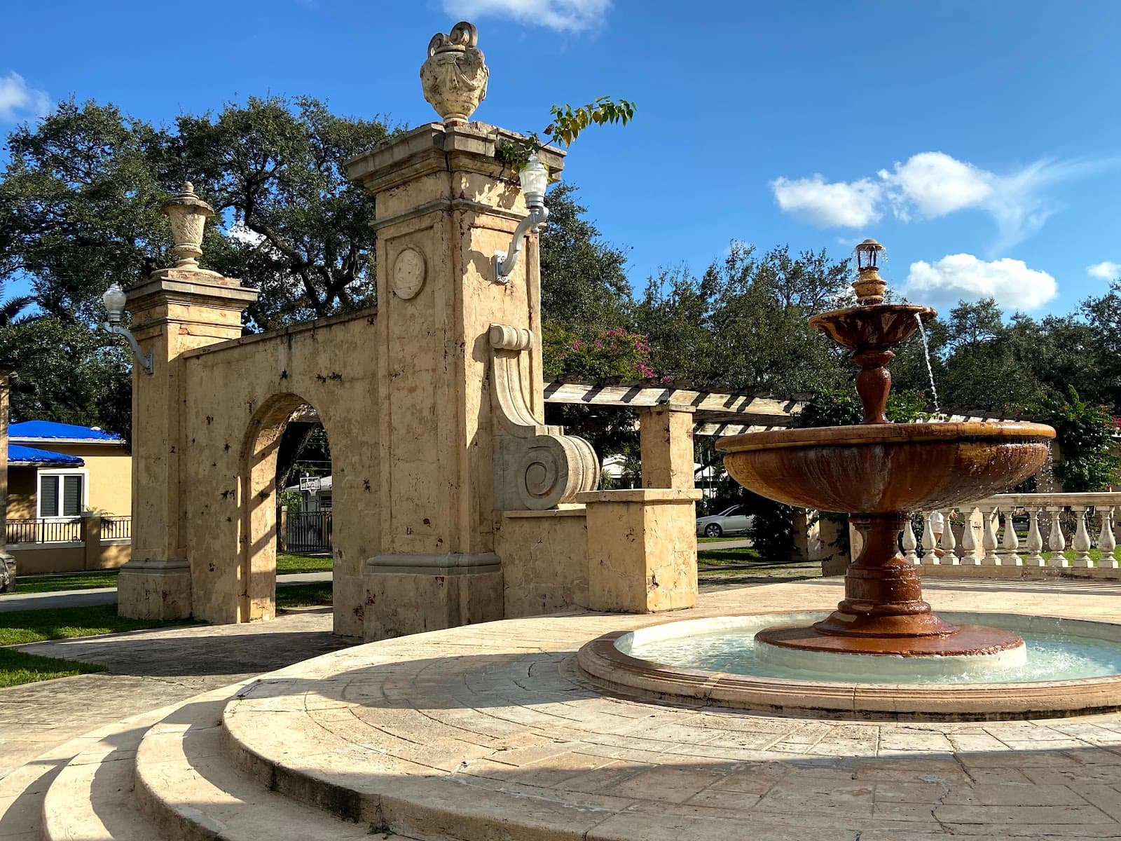 Coral Way Canopy Road - Image 1