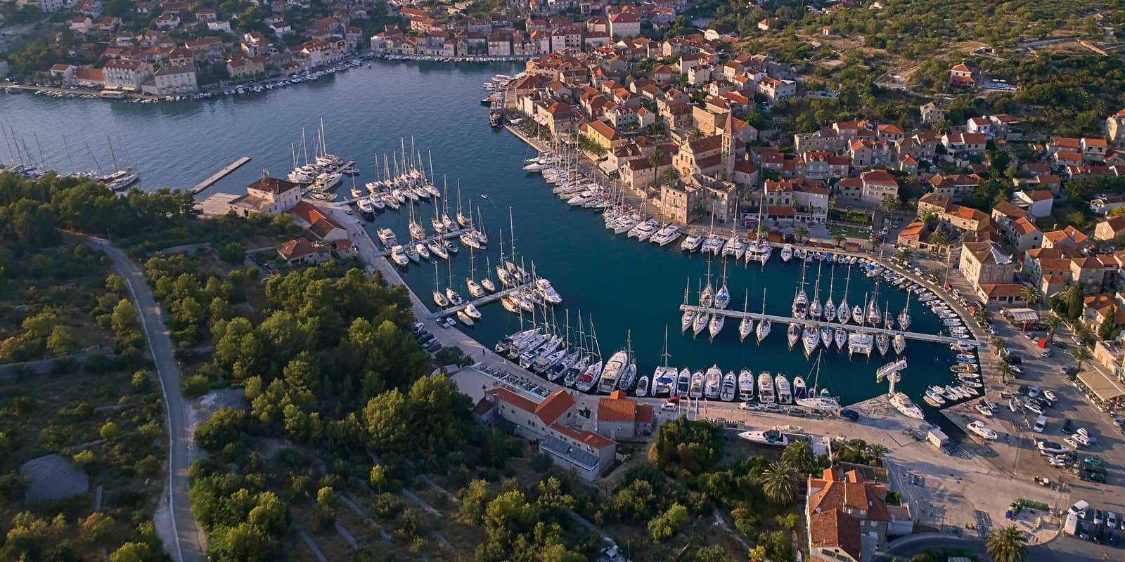 Milna Marina & Old Town - Image 1