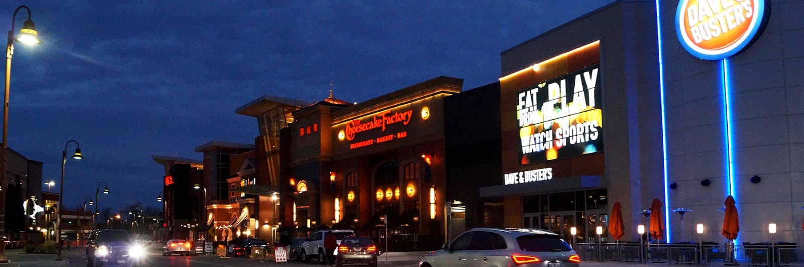 Vibrant Food Court & Dining