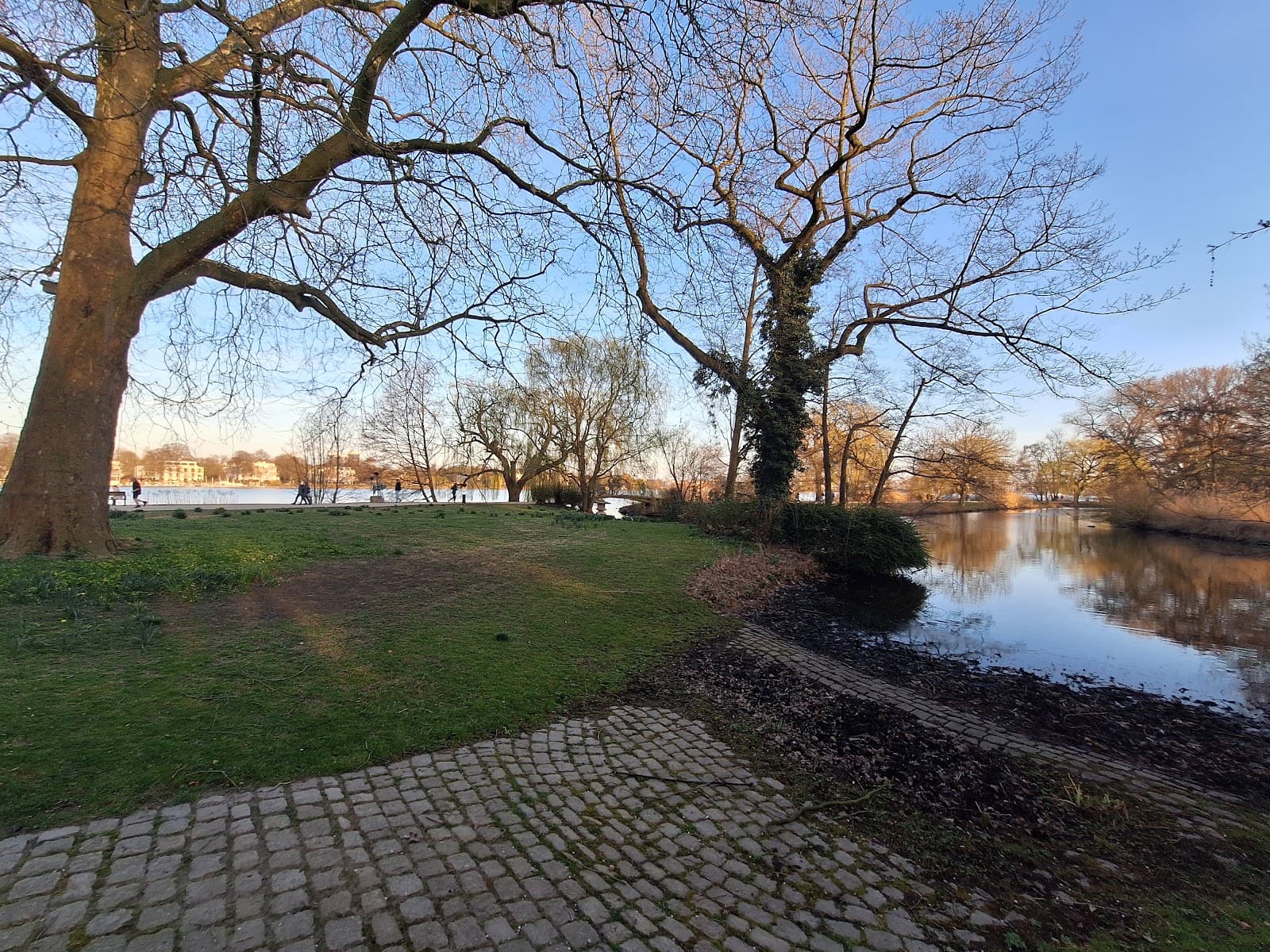 Alsterpark Hamburg - Image 1