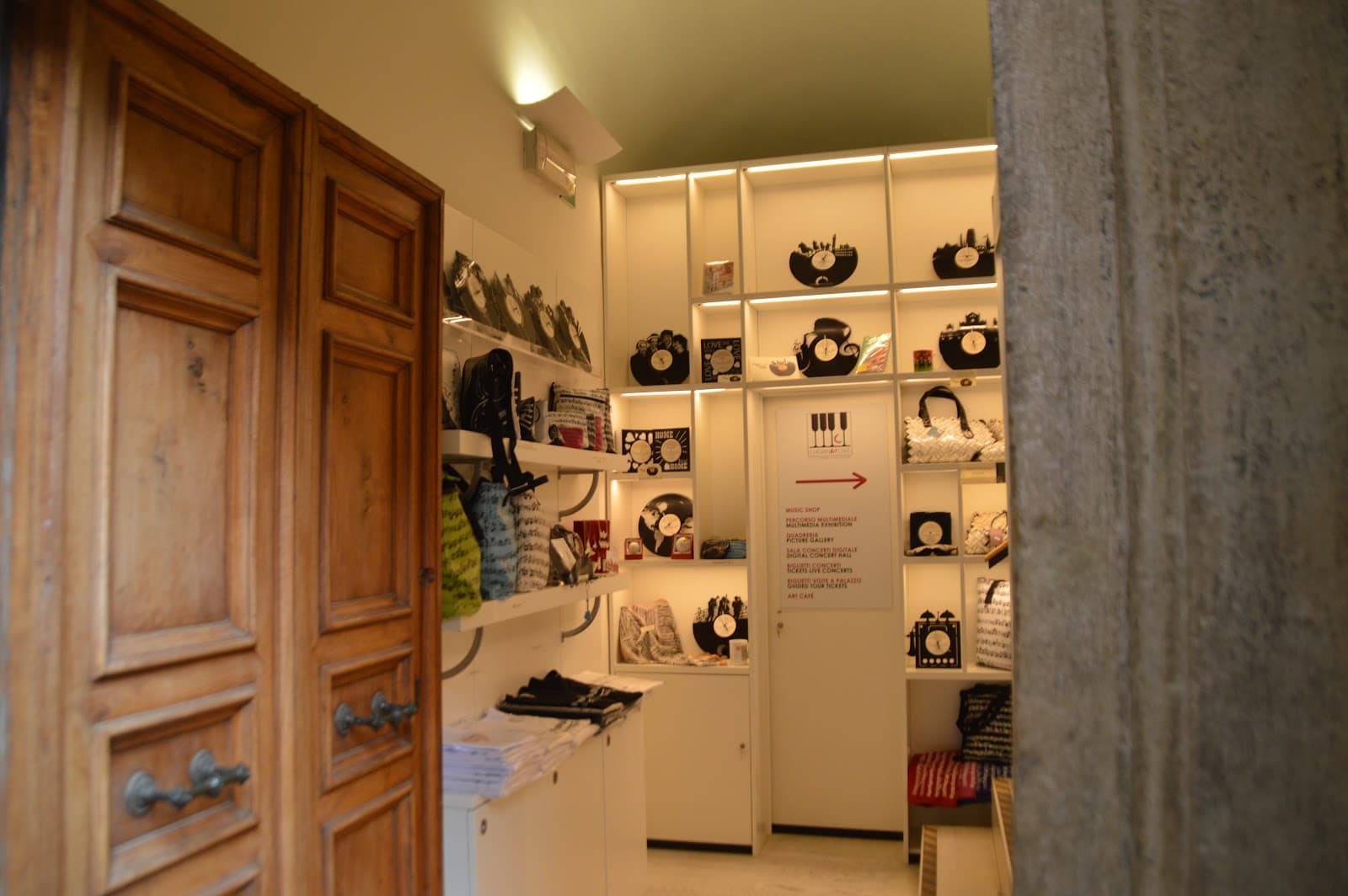 Palazzo Chigi Saracini - Image 1