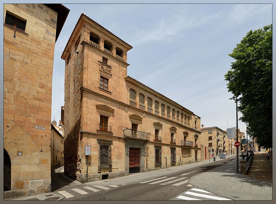 Palacio de Orellana - Image 1