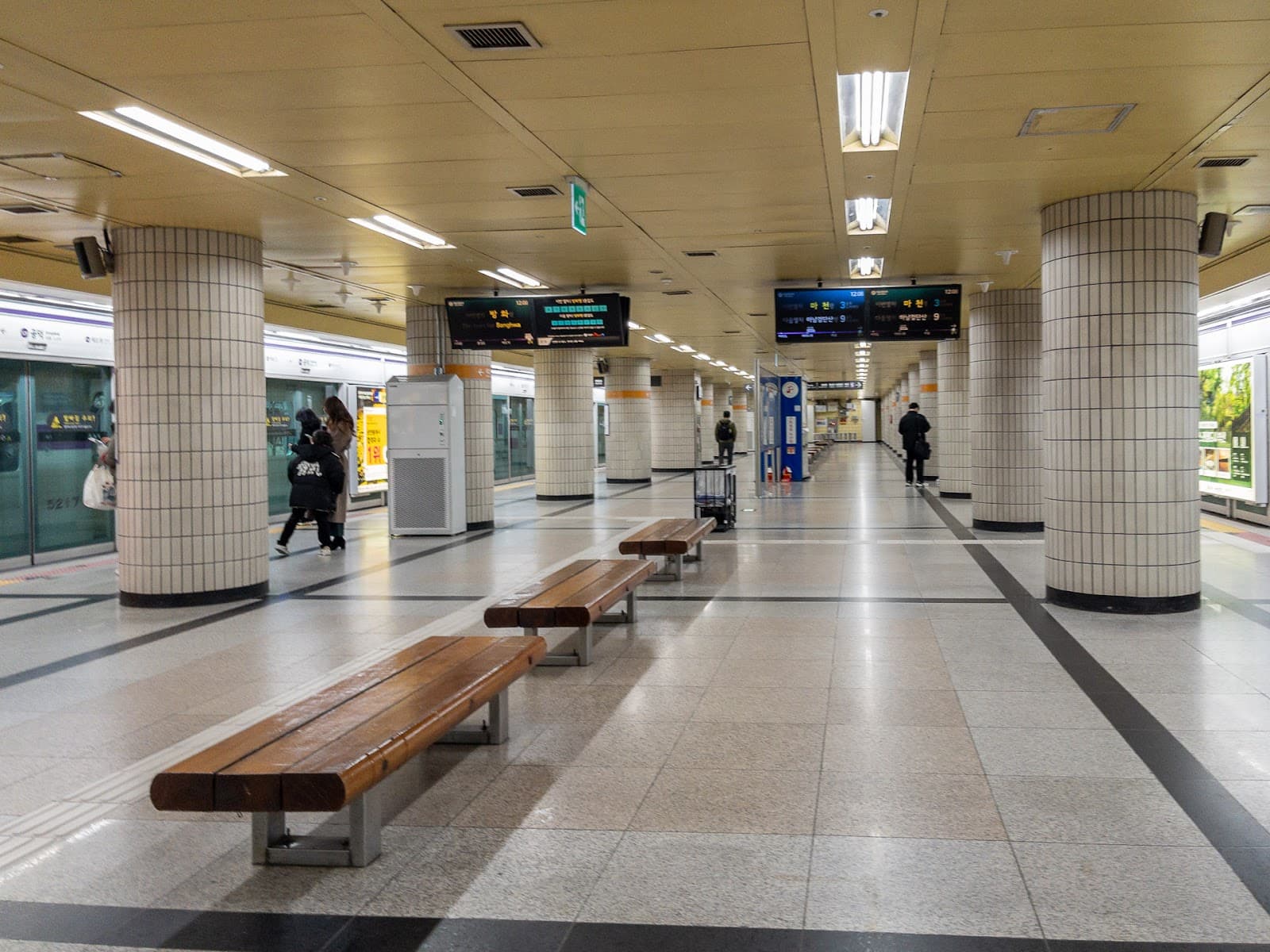 Gongdeok Station - Image 1