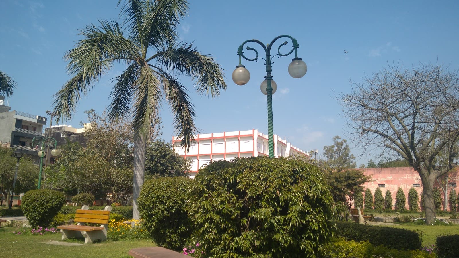 Shalimar Bagh Srinagar - Image 1