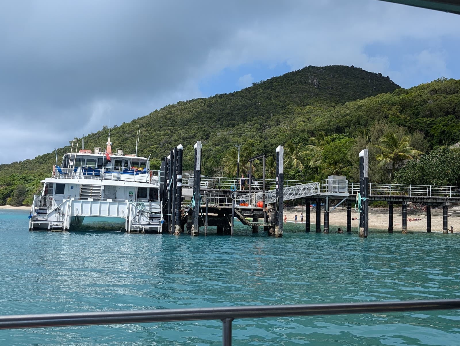 Fitzroy Island Ferry Cairns - Image 1