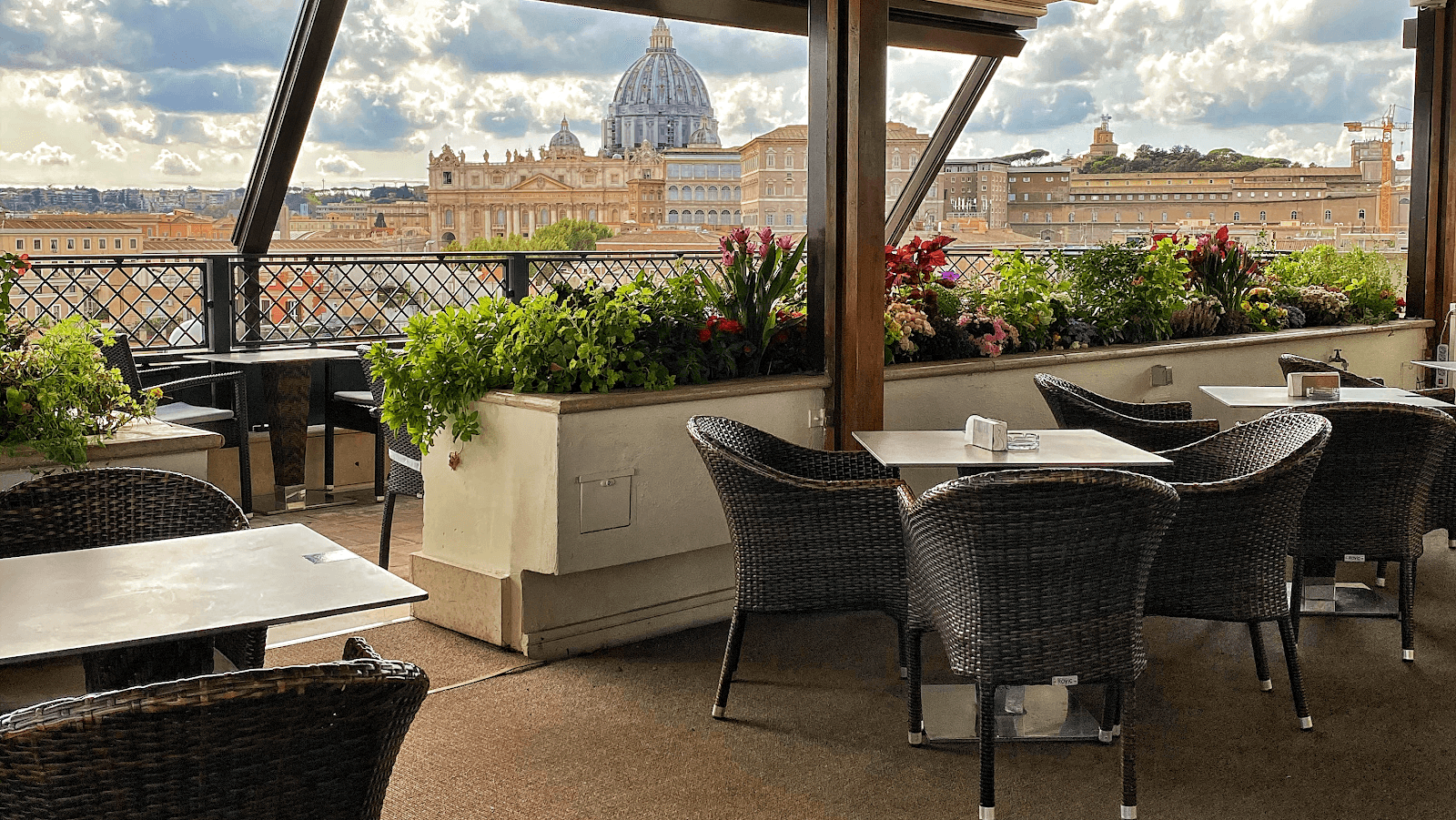 Entire Skyline View Rooftop Bars - Image 1