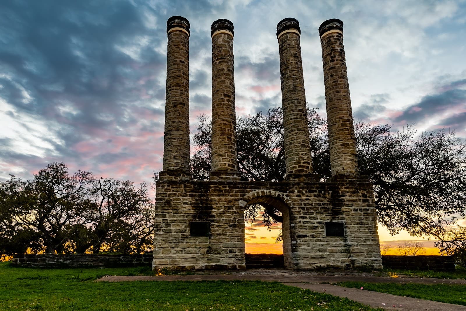 Old Baylor Park (Independence) - Image 1