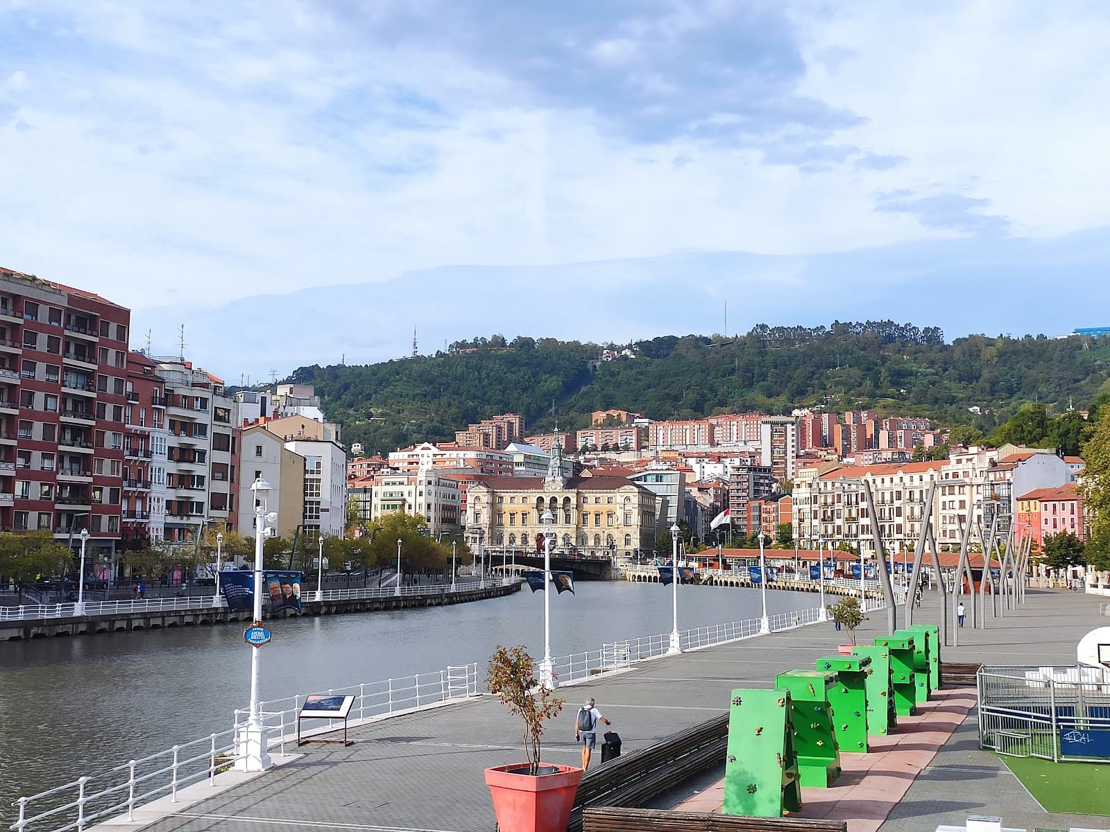 Arenal Promenade - Image 1