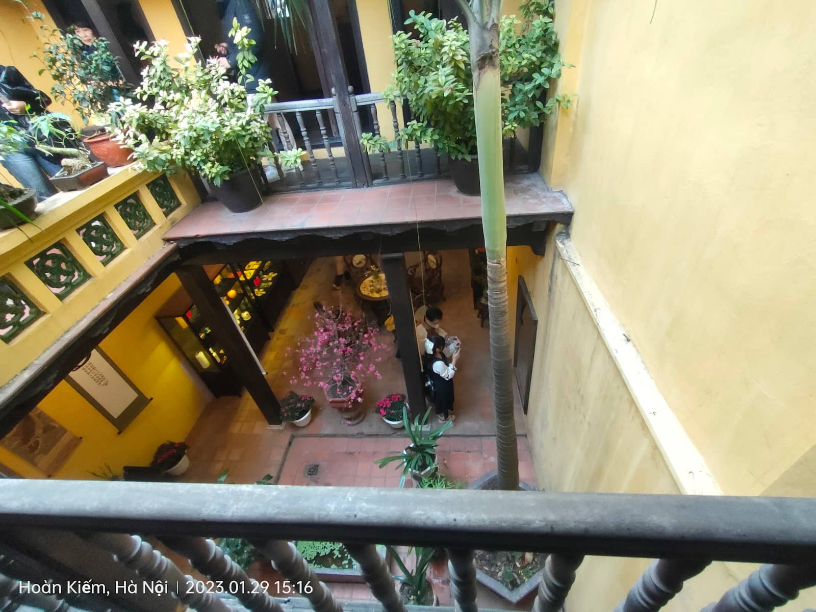 Hidden Vintage Shopping Gems