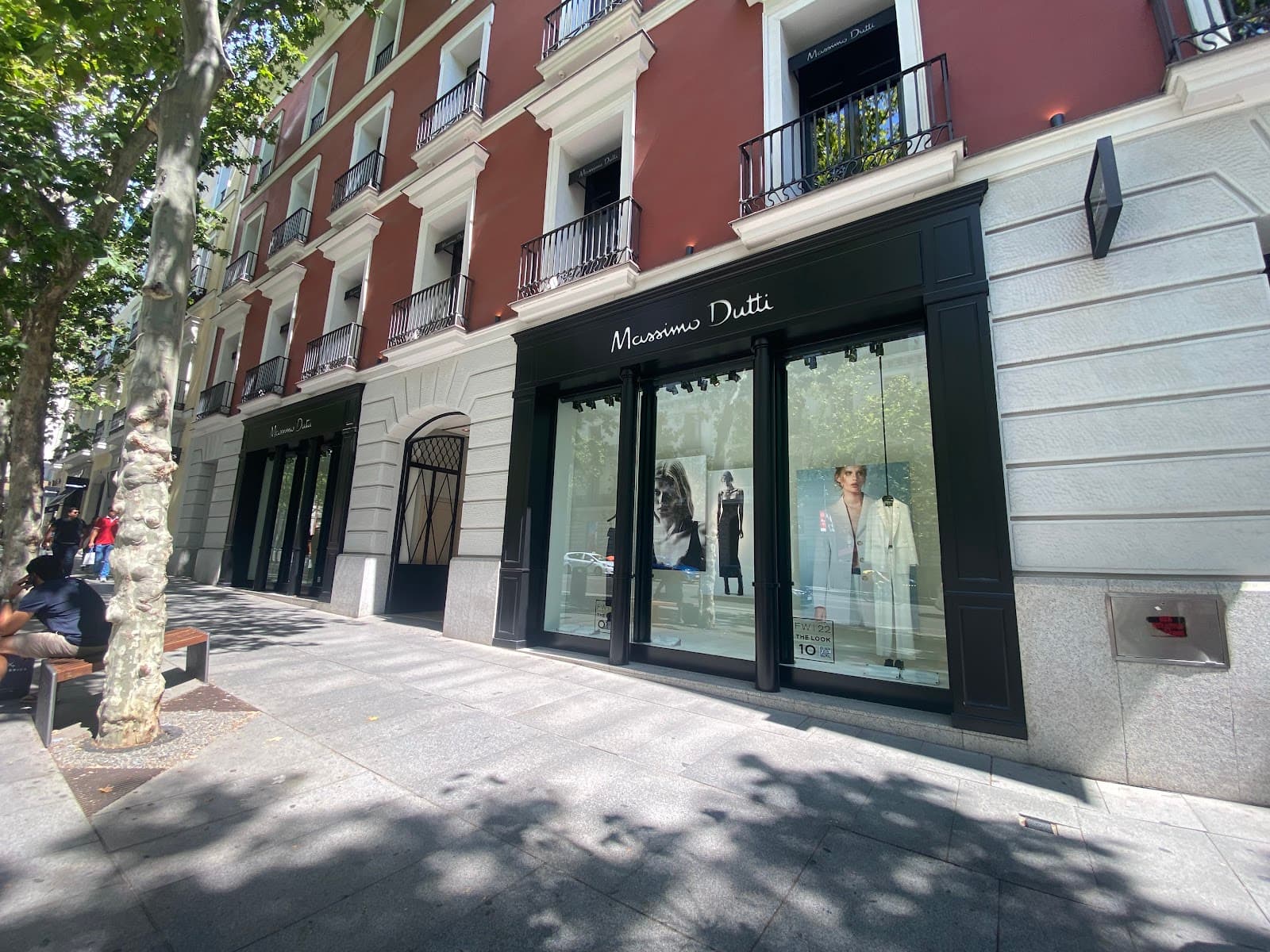 Massimo Dutti, Madrid - Image 1